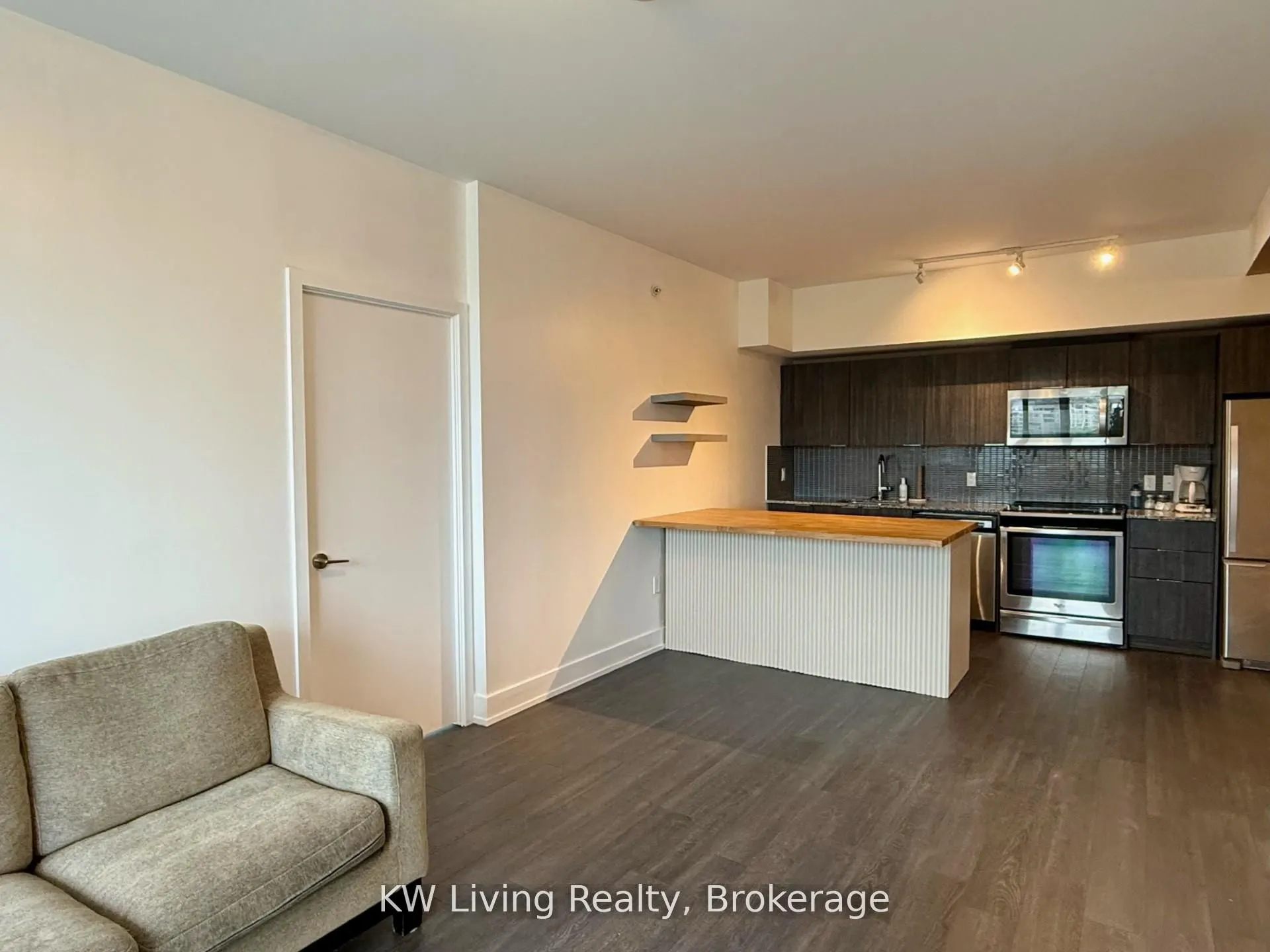 30 Shore Breeze Drive S, #428