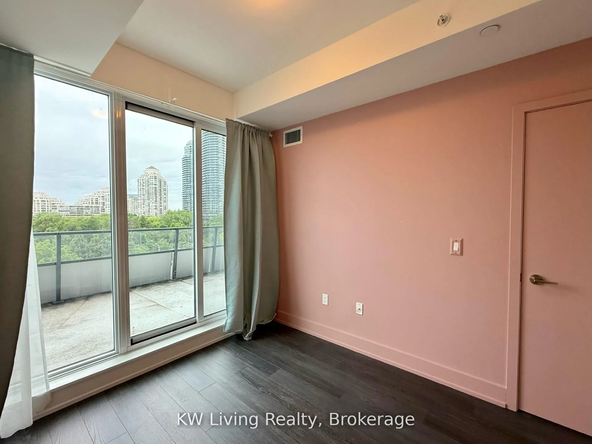 30 Shore Breeze Drive S, #428