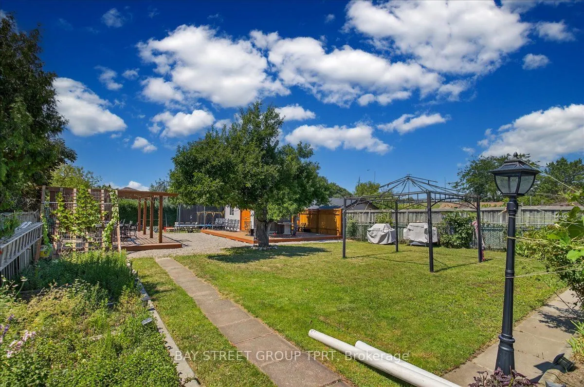 6 Evernby Boulevard