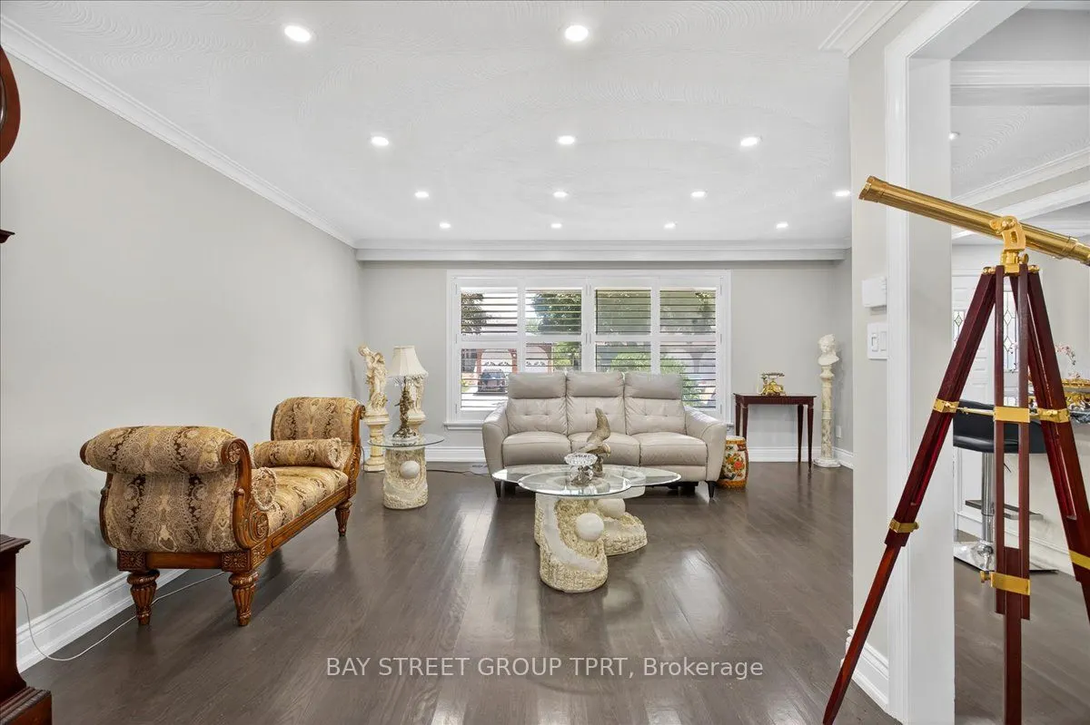 6 Evernby Boulevard