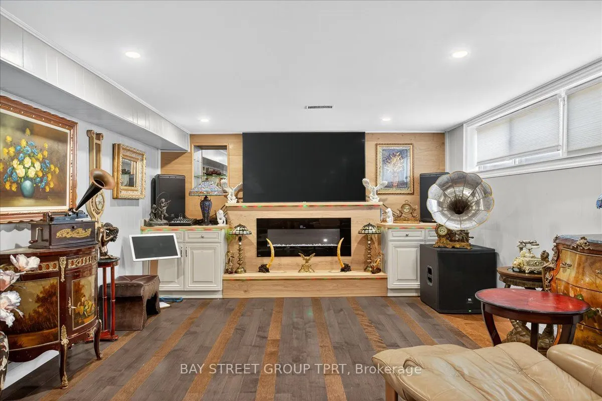 6 Evernby Boulevard