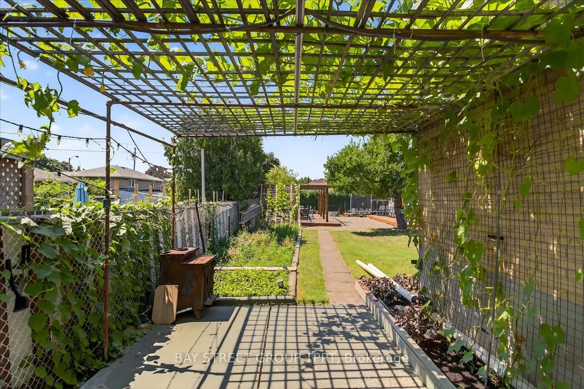 6 Evernby Boulevard