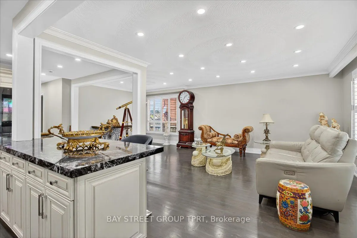 6 Evernby Boulevard