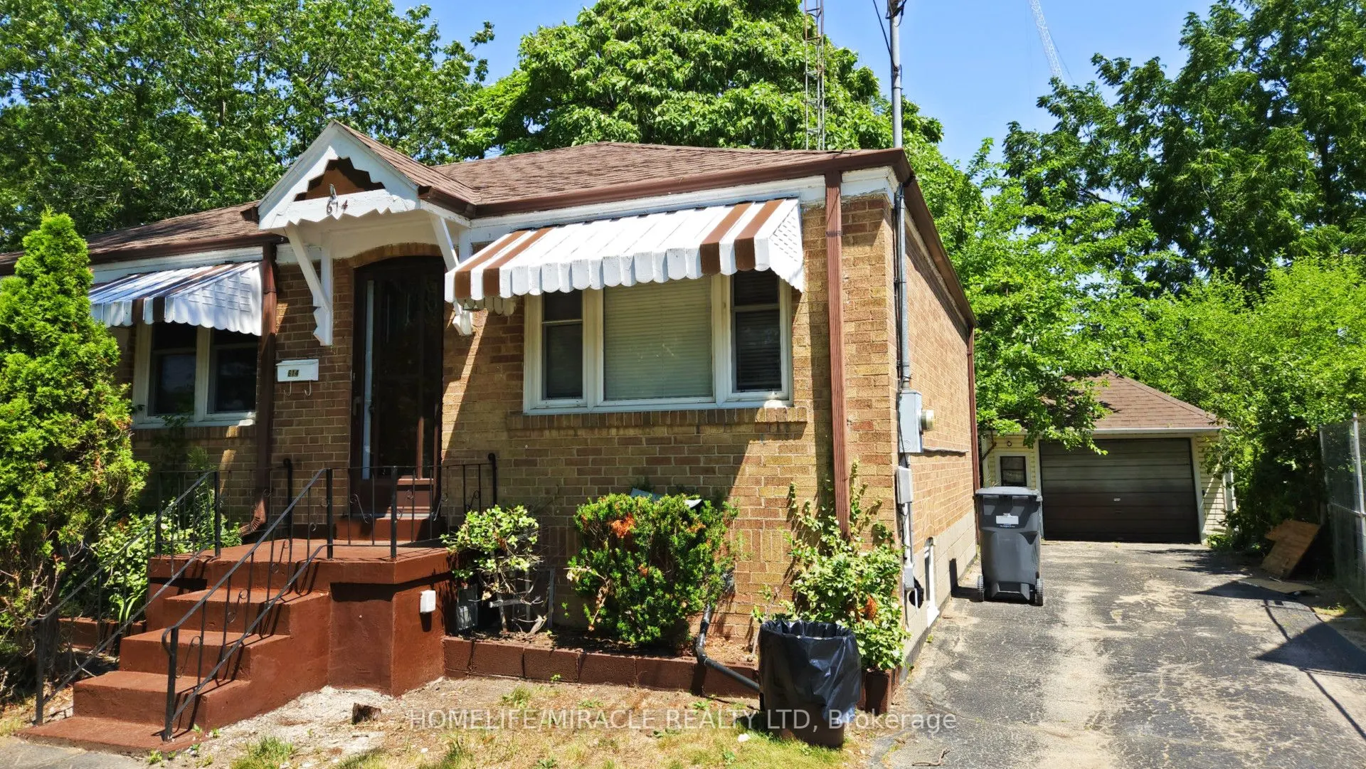 614 Ridgemount Crescent