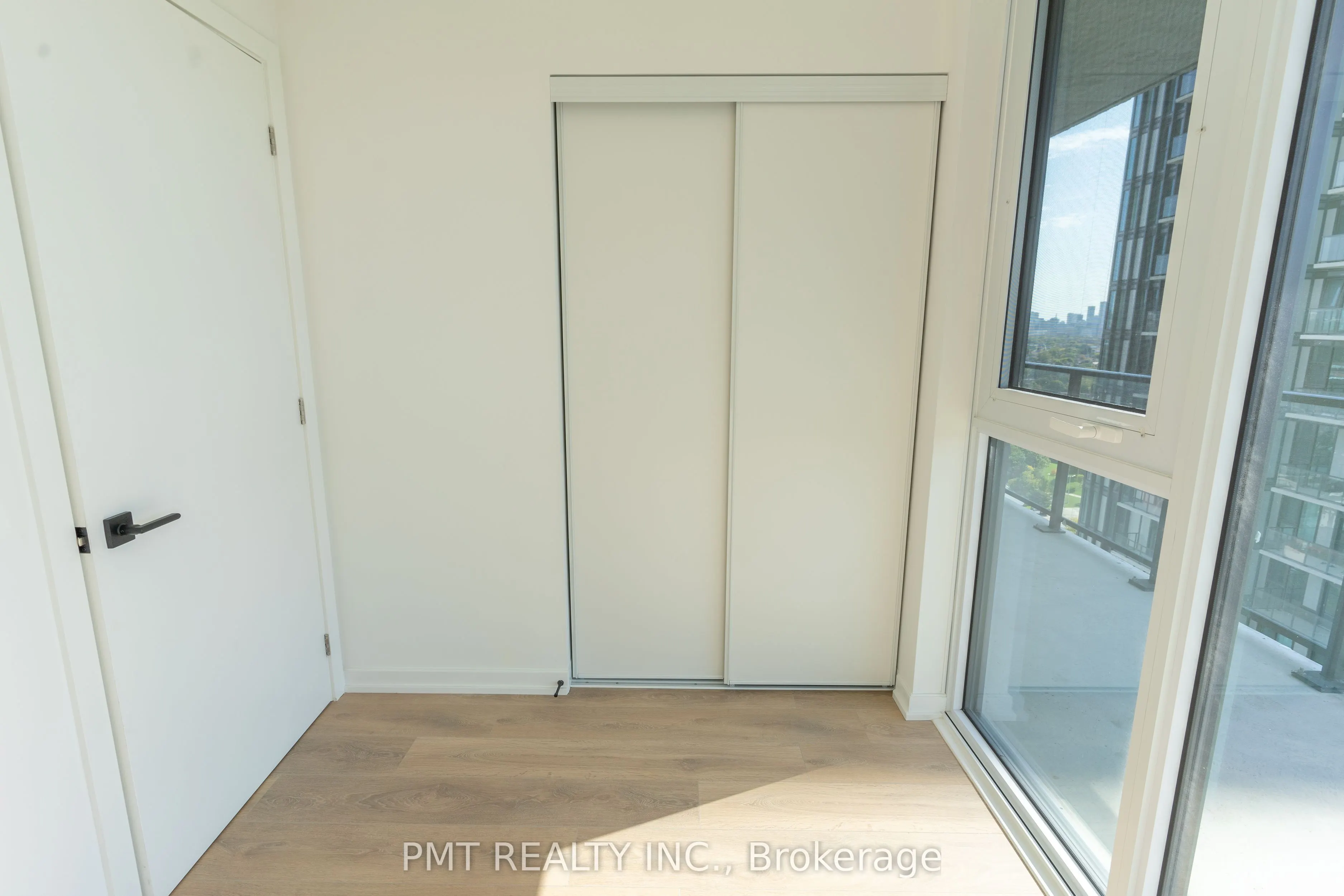 1285 Dupont Street, #2001