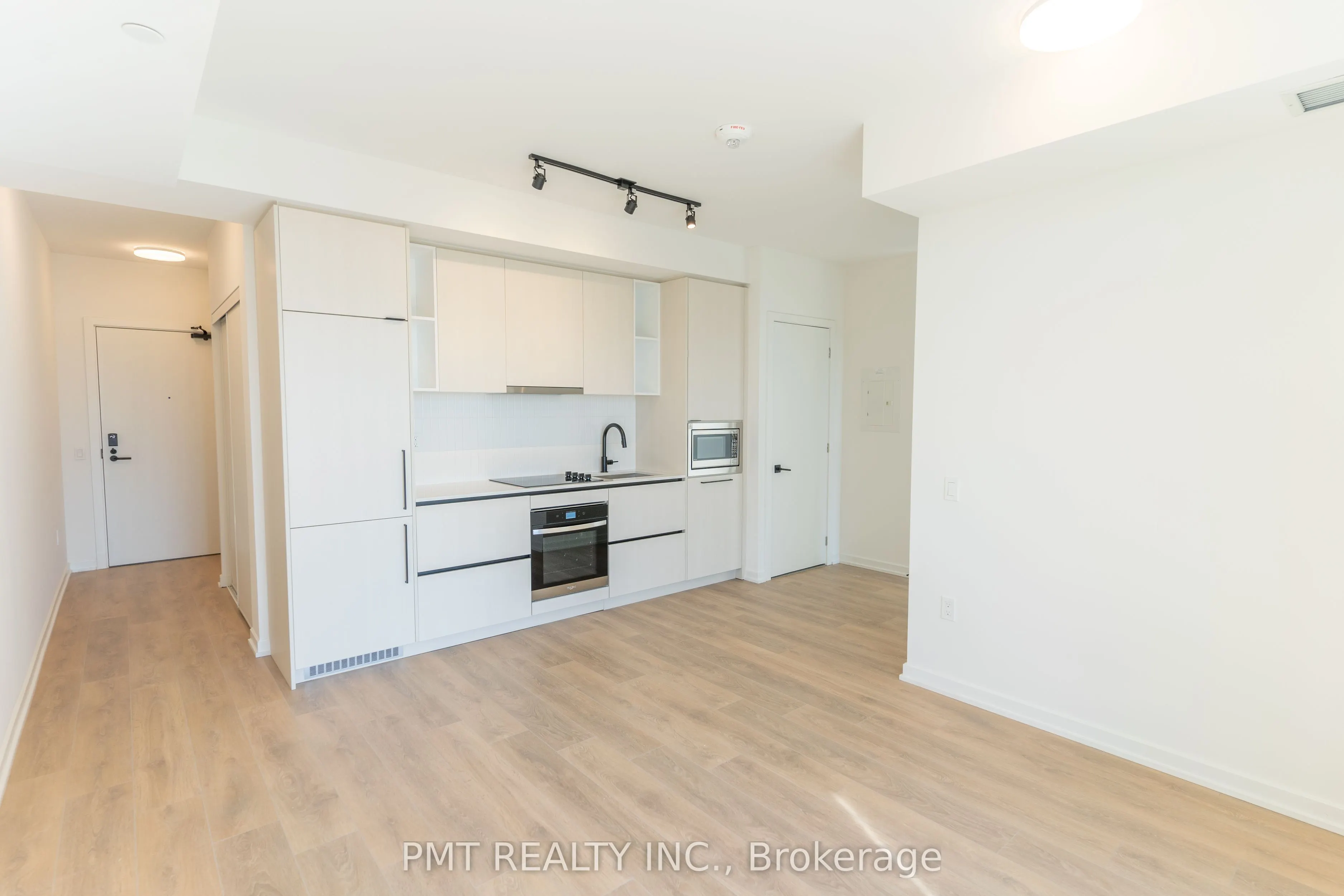 1285 Dupont Street, #2001