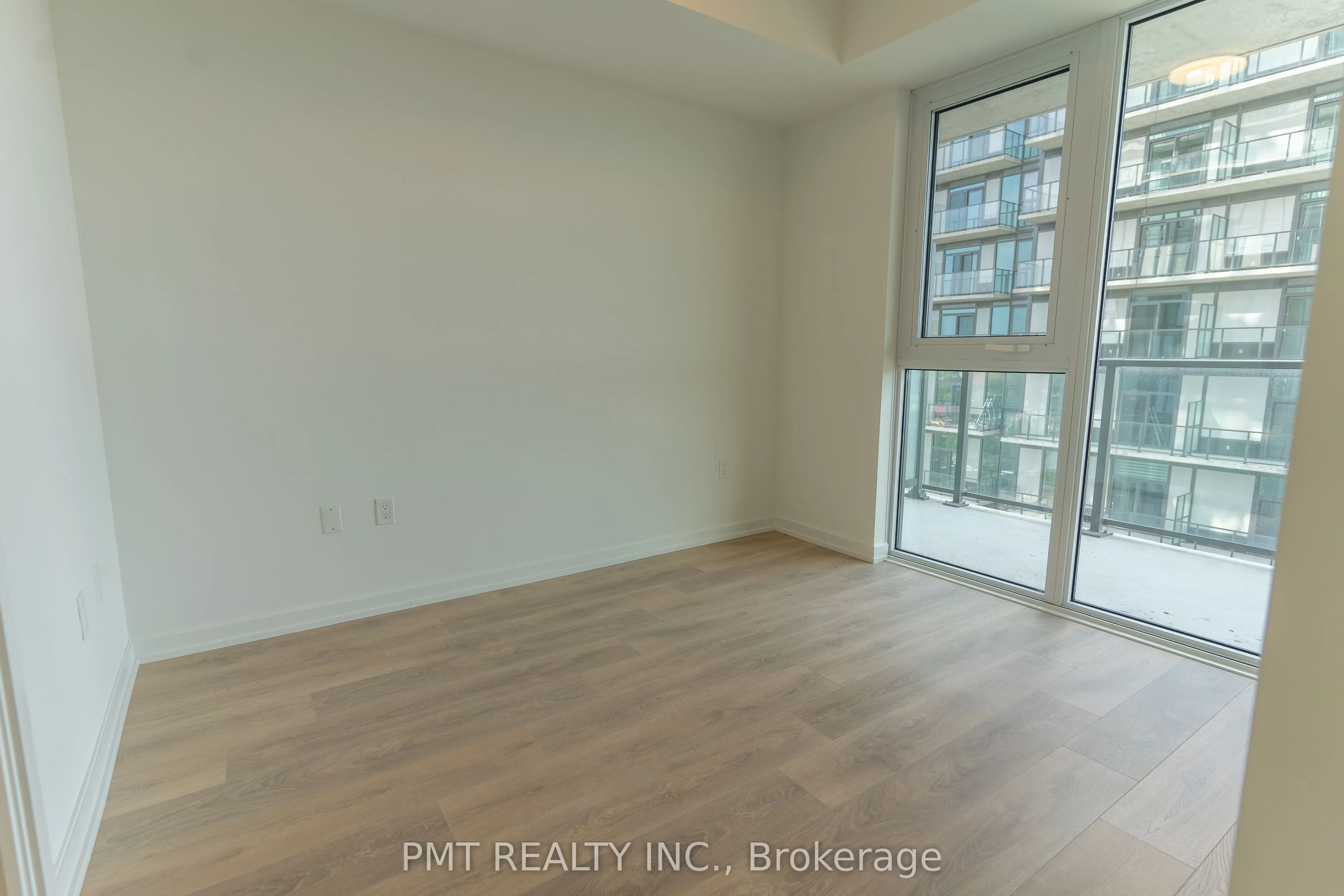 1285 Dupont Street, #2001