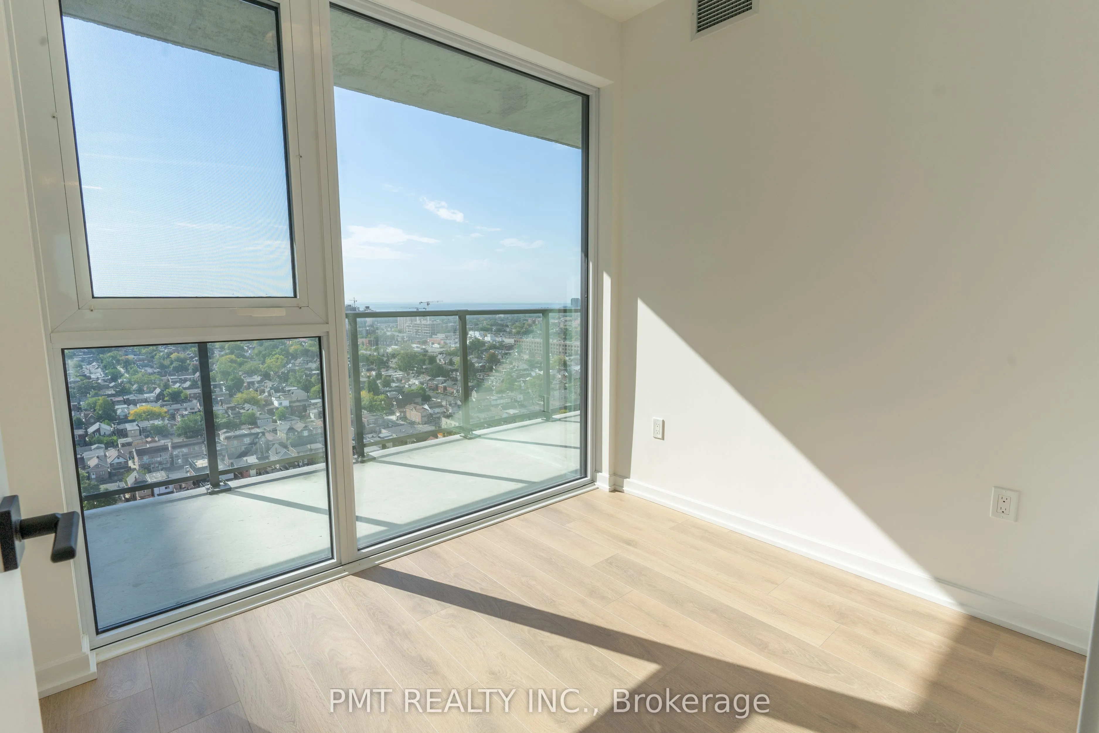 1285 Dupont Street, #2001