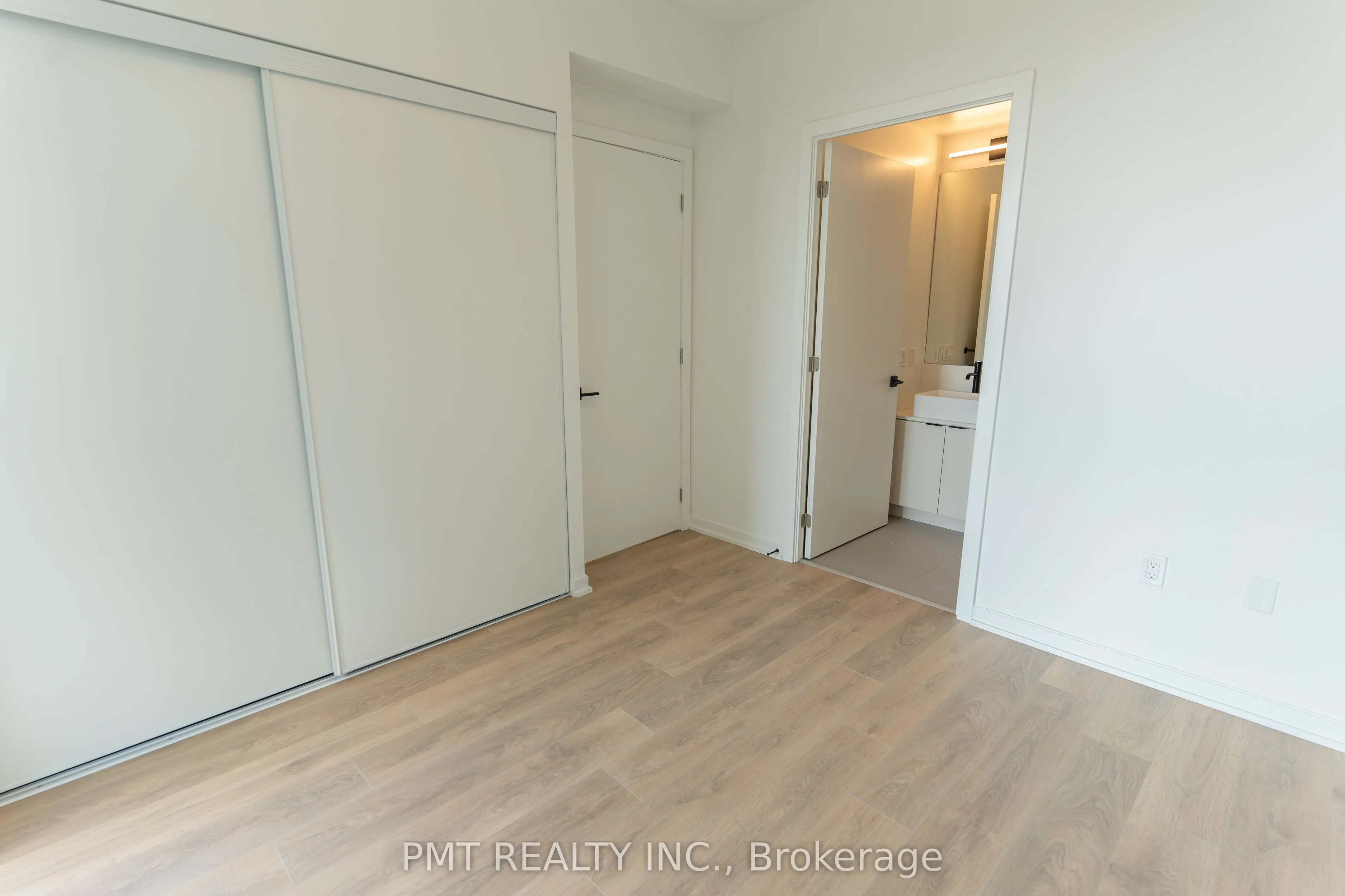 1285 Dupont Street, #2001