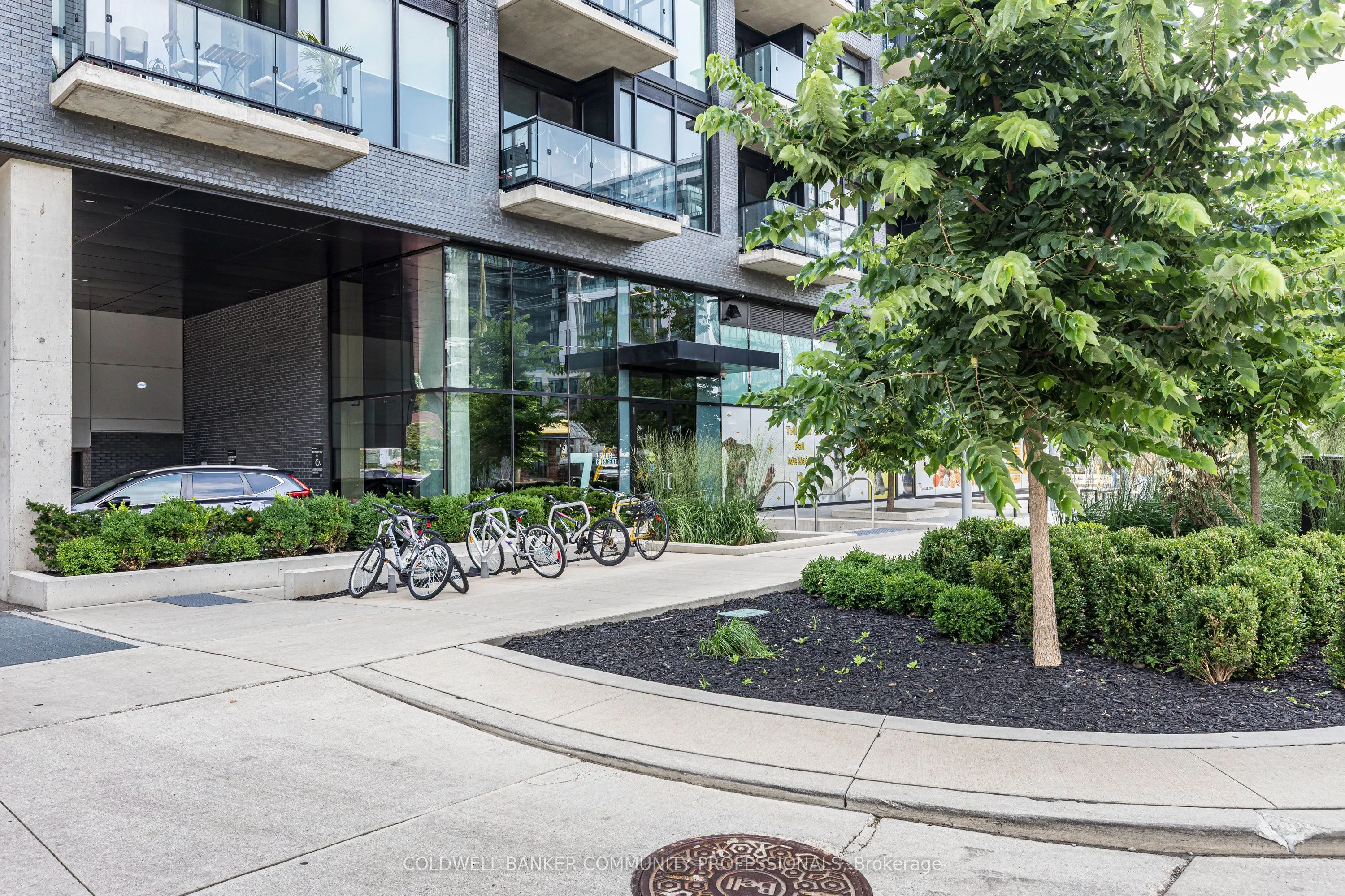 7 Smith Crescent, #424