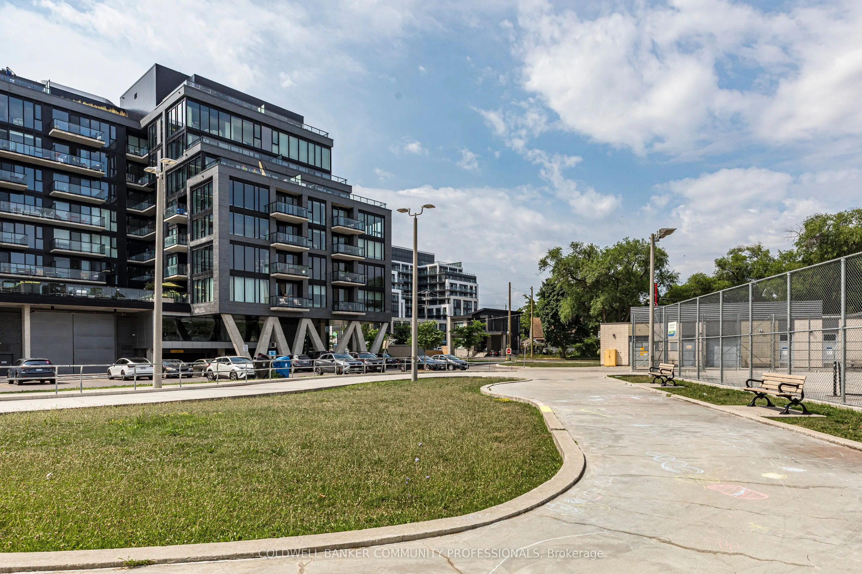 7 Smith Crescent, #424