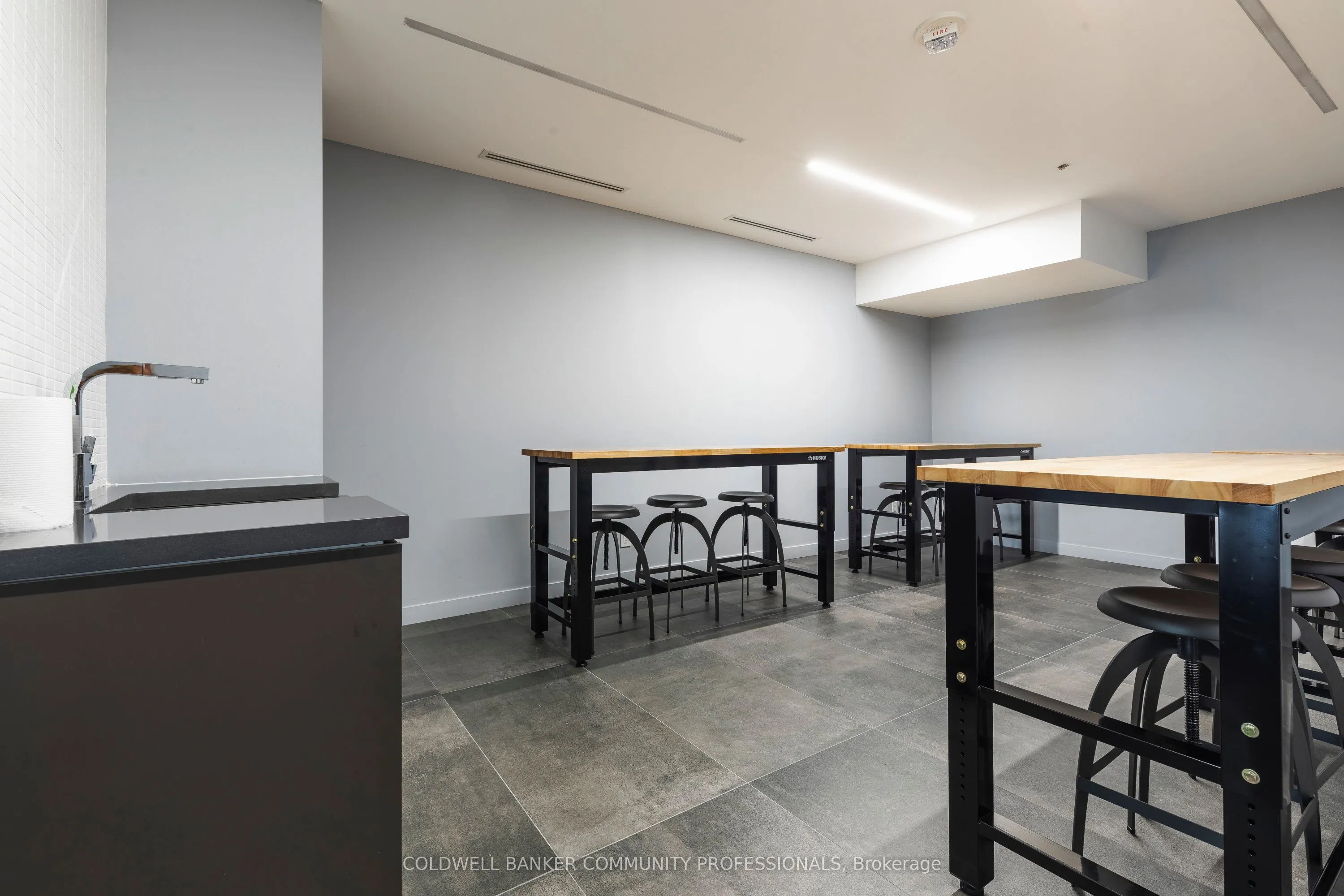 7 Smith Crescent, #424
