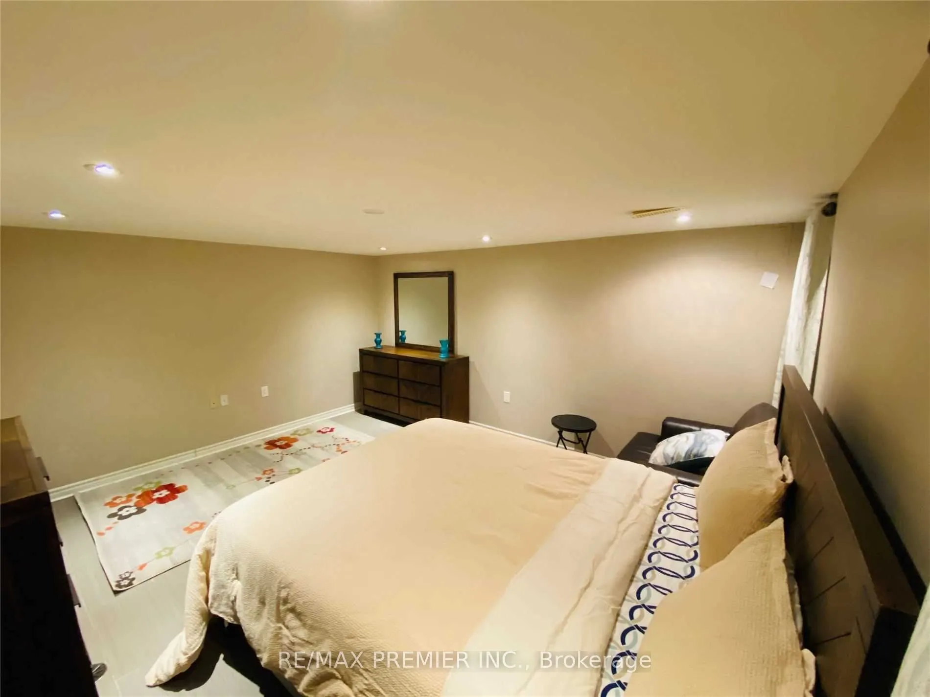 10 Jopling Avenue N, #Bsmt Apt