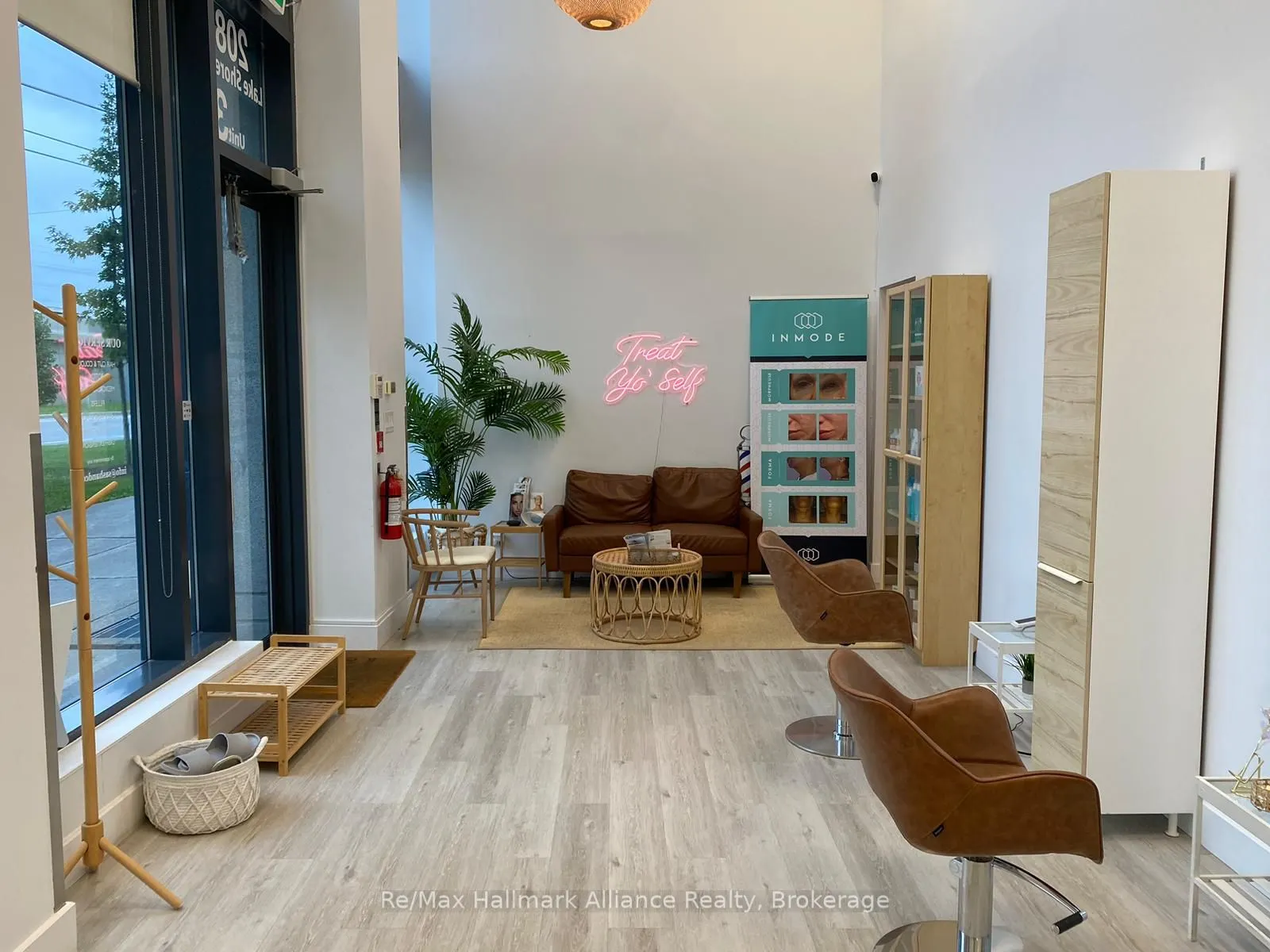 2083 Lake Shore Boulevard, #3