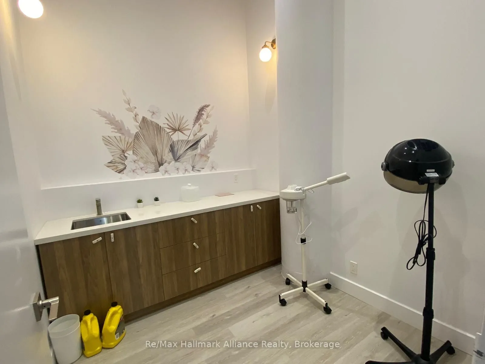 2083 Lake Shore Boulevard, #3
