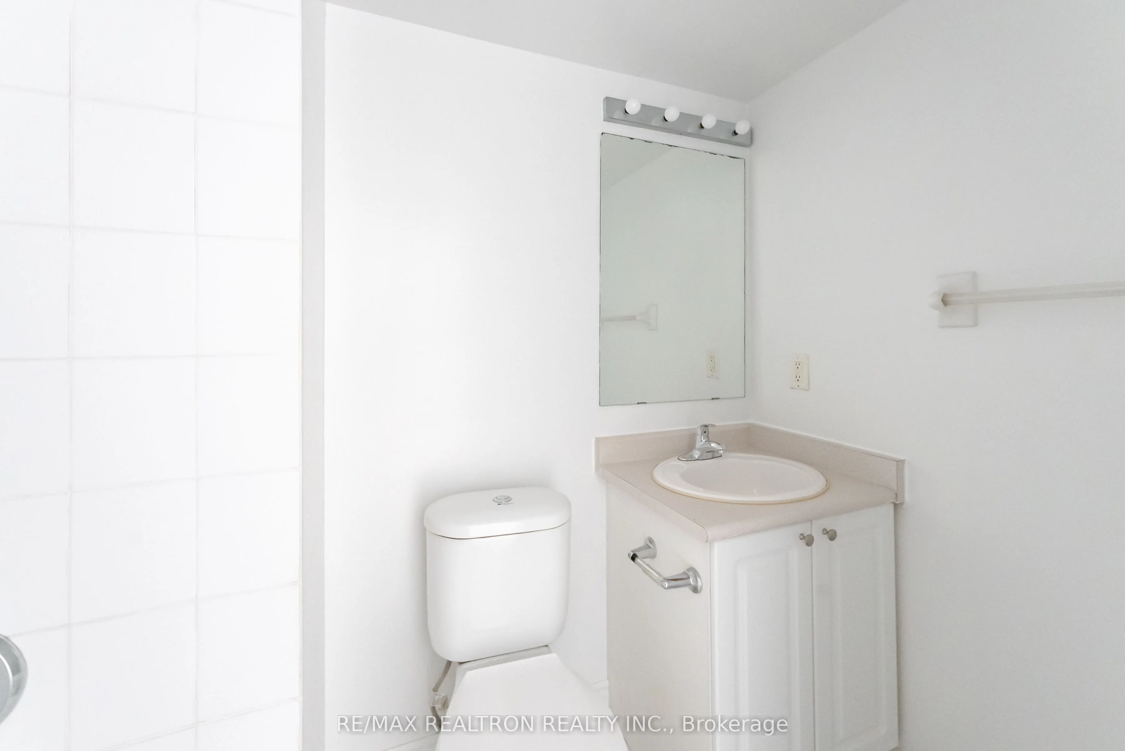 1407 Dupont Street, #401