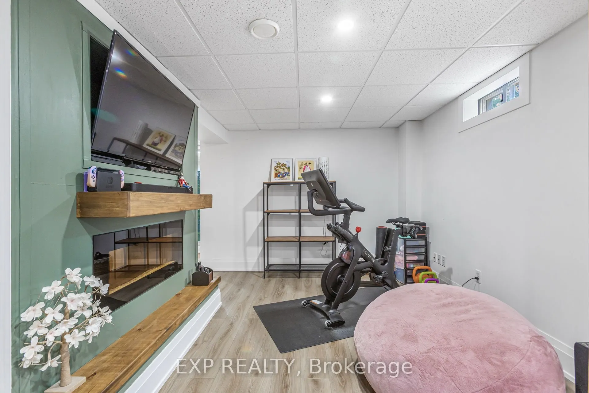 184 Howard Crescent