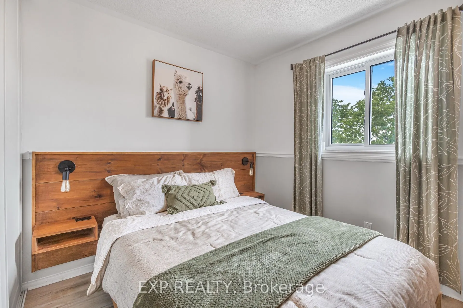 184 Howard Crescent