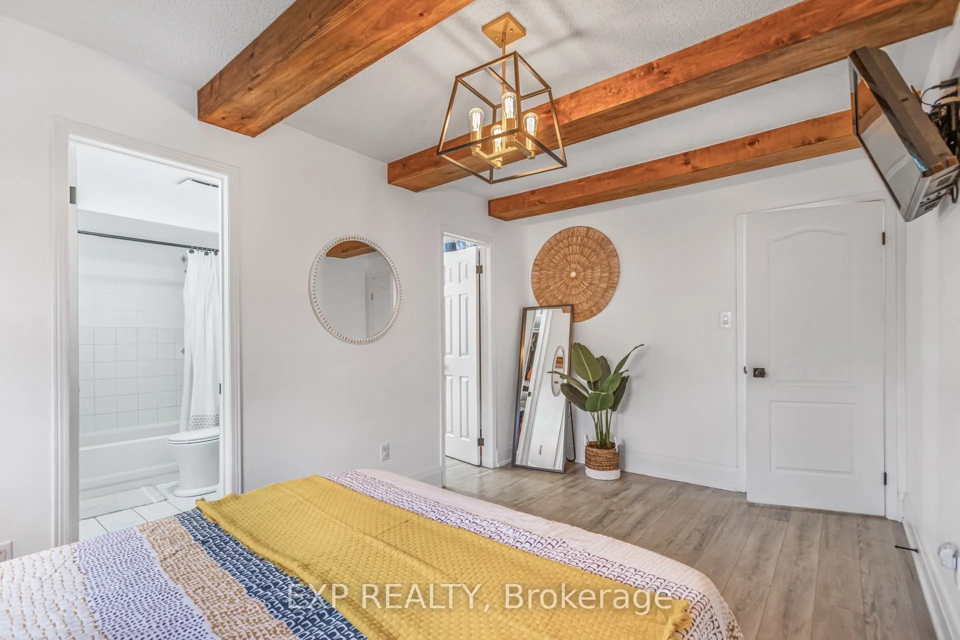 184 Howard Crescent