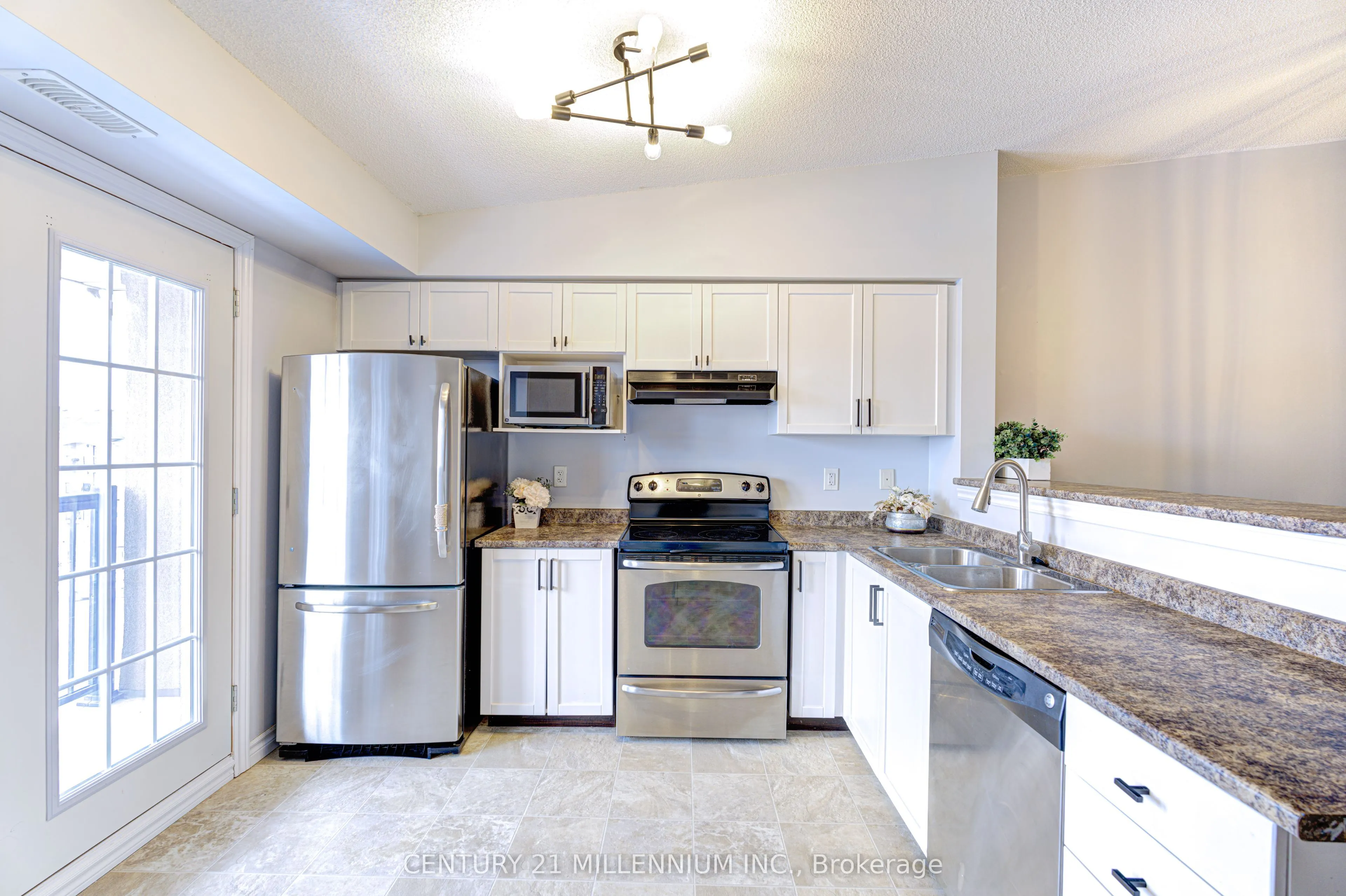 1380 Main Street E, #407