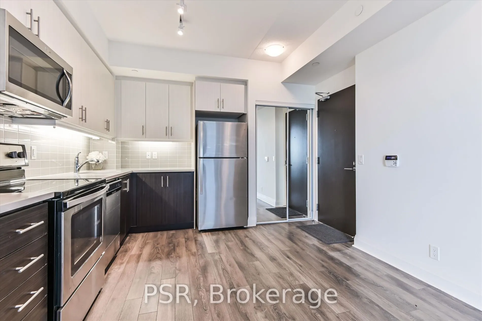 15 Zorra Street, #1010