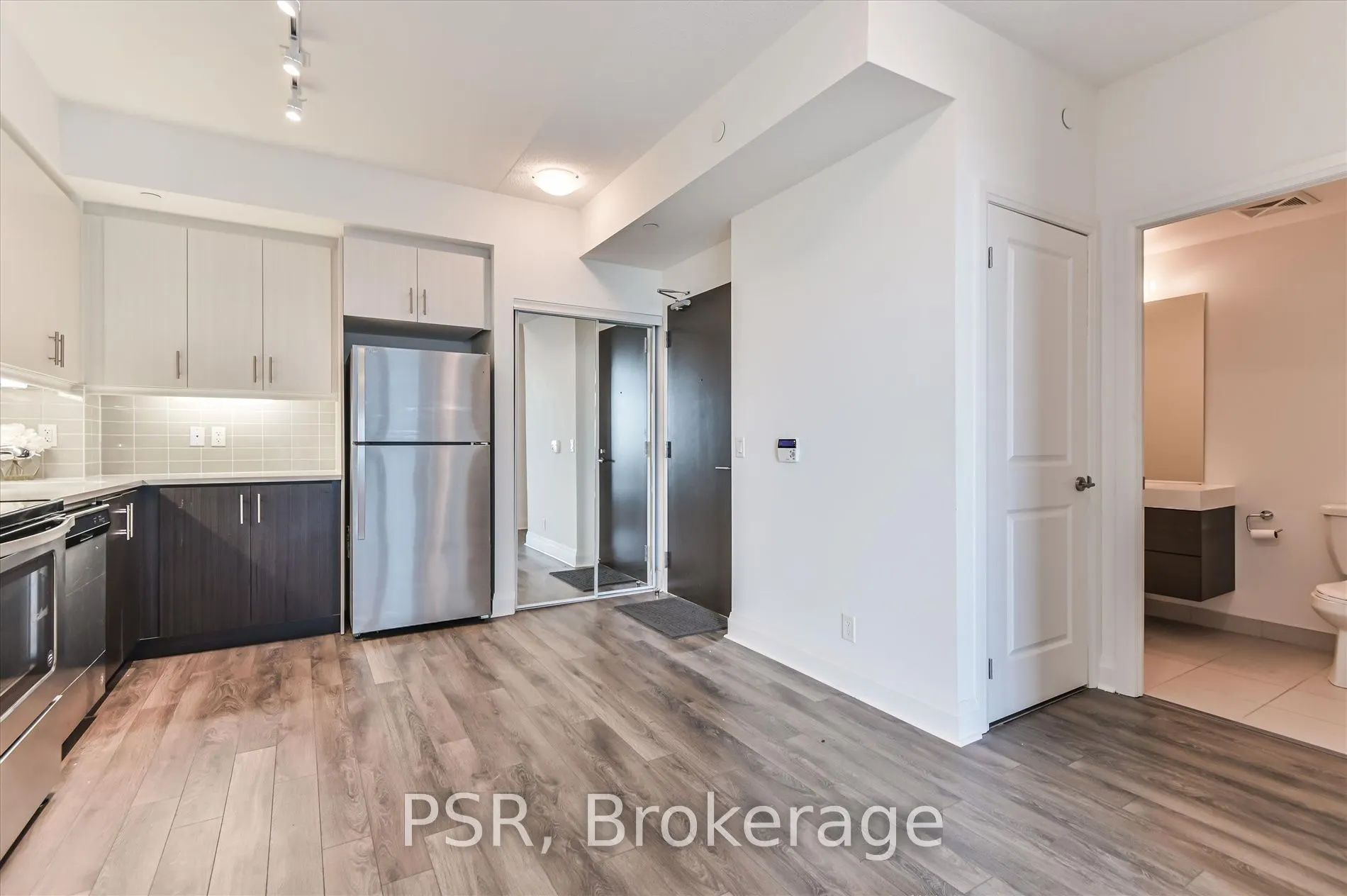 15 Zorra Street, #1010