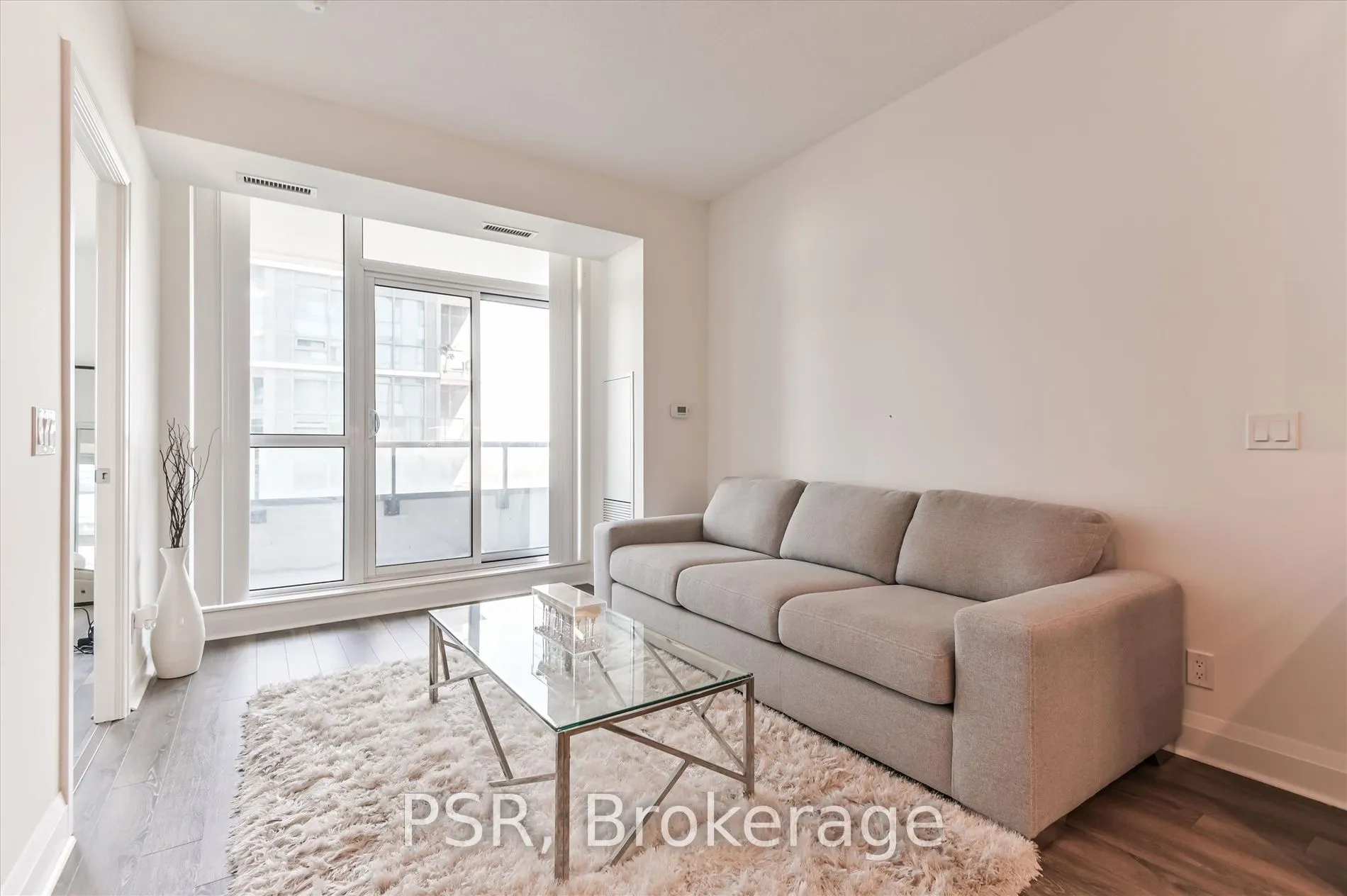 15 Zorra Street, #1010