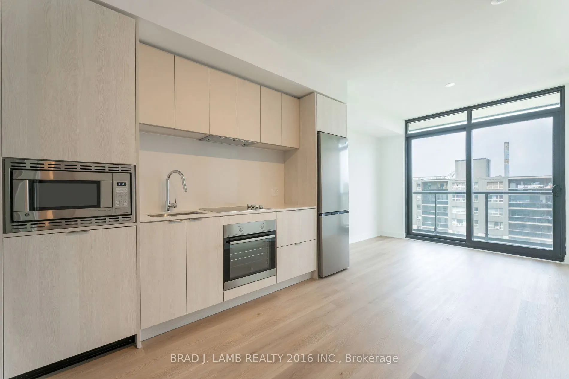 86 Dundas Street E, #1010