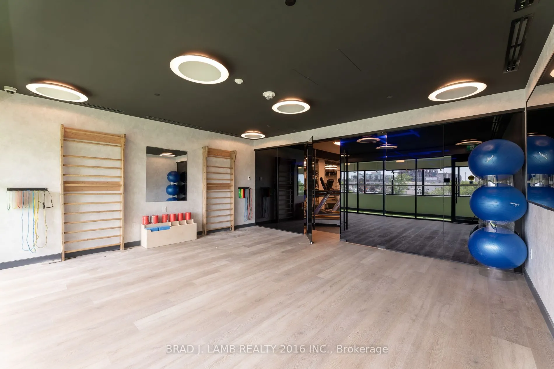 86 Dundas Street E, #1010