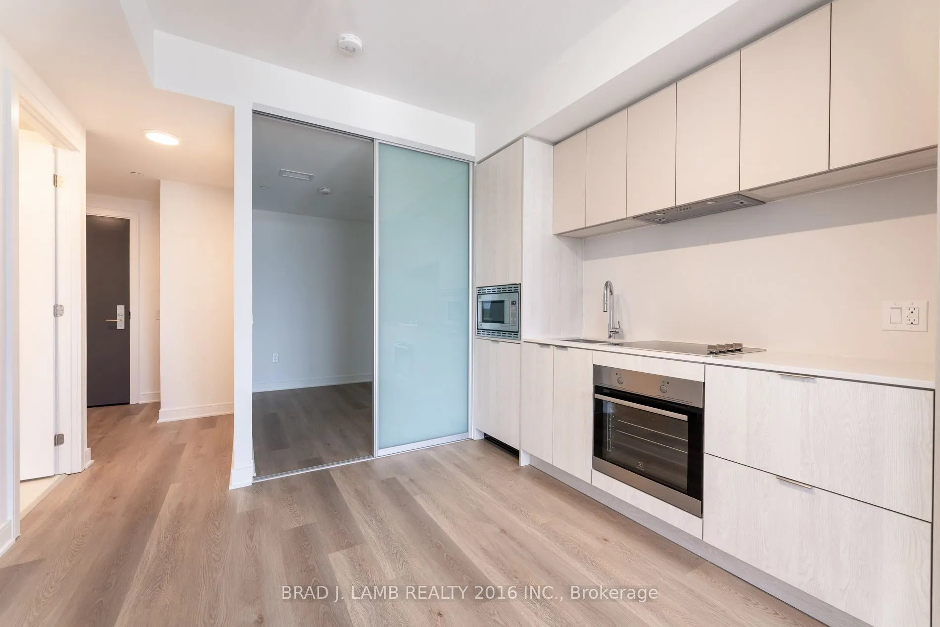 86 Dundas Street E, #1010
