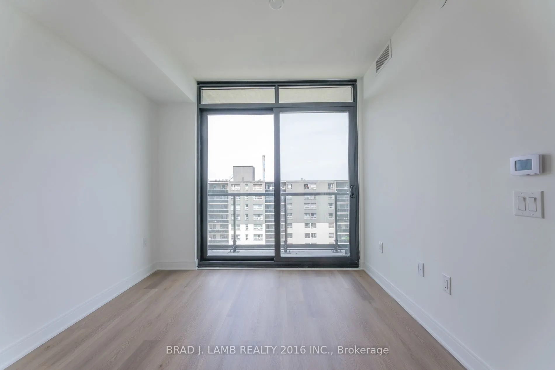 86 Dundas Street E, #1010