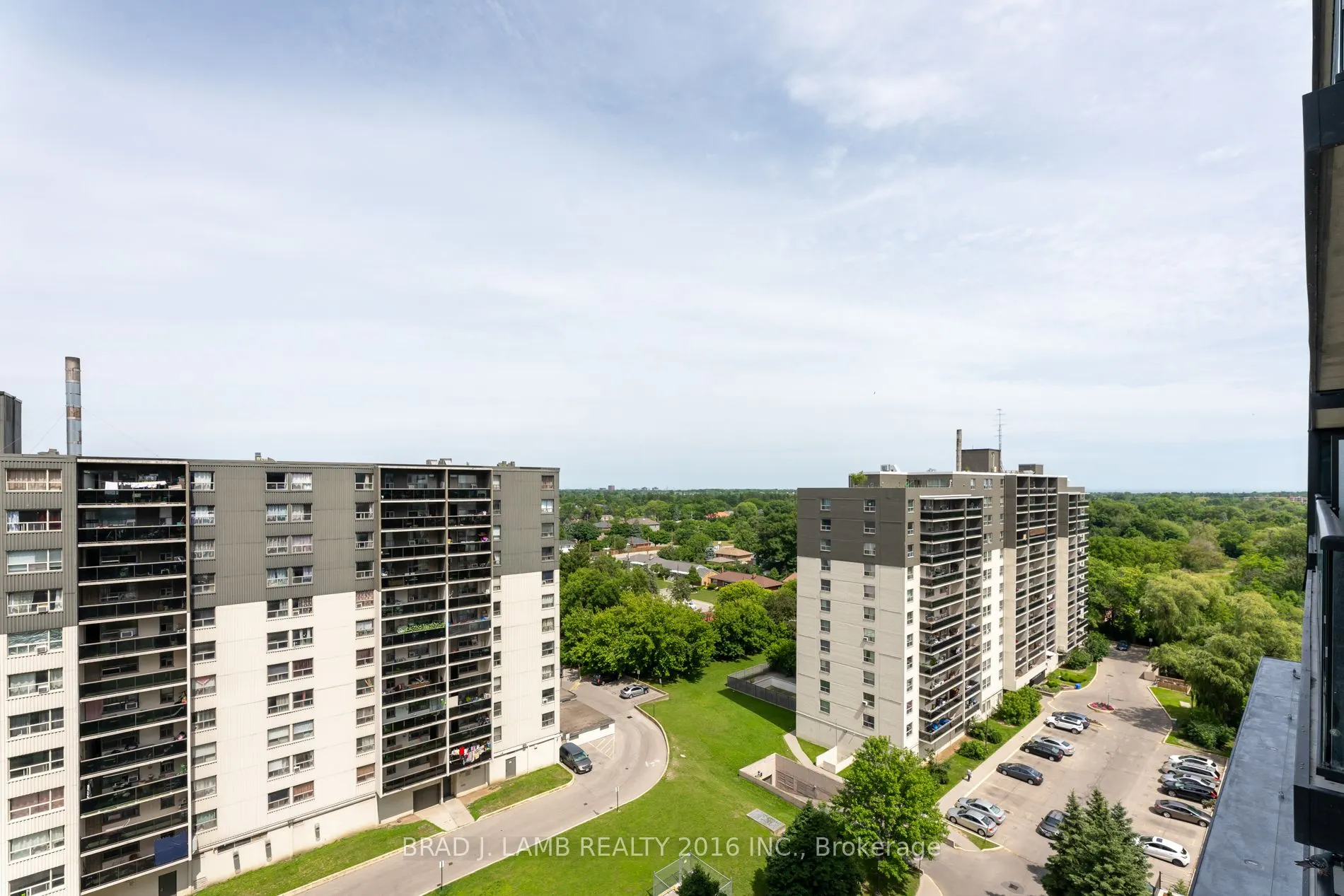 86 Dundas Street E, #1010