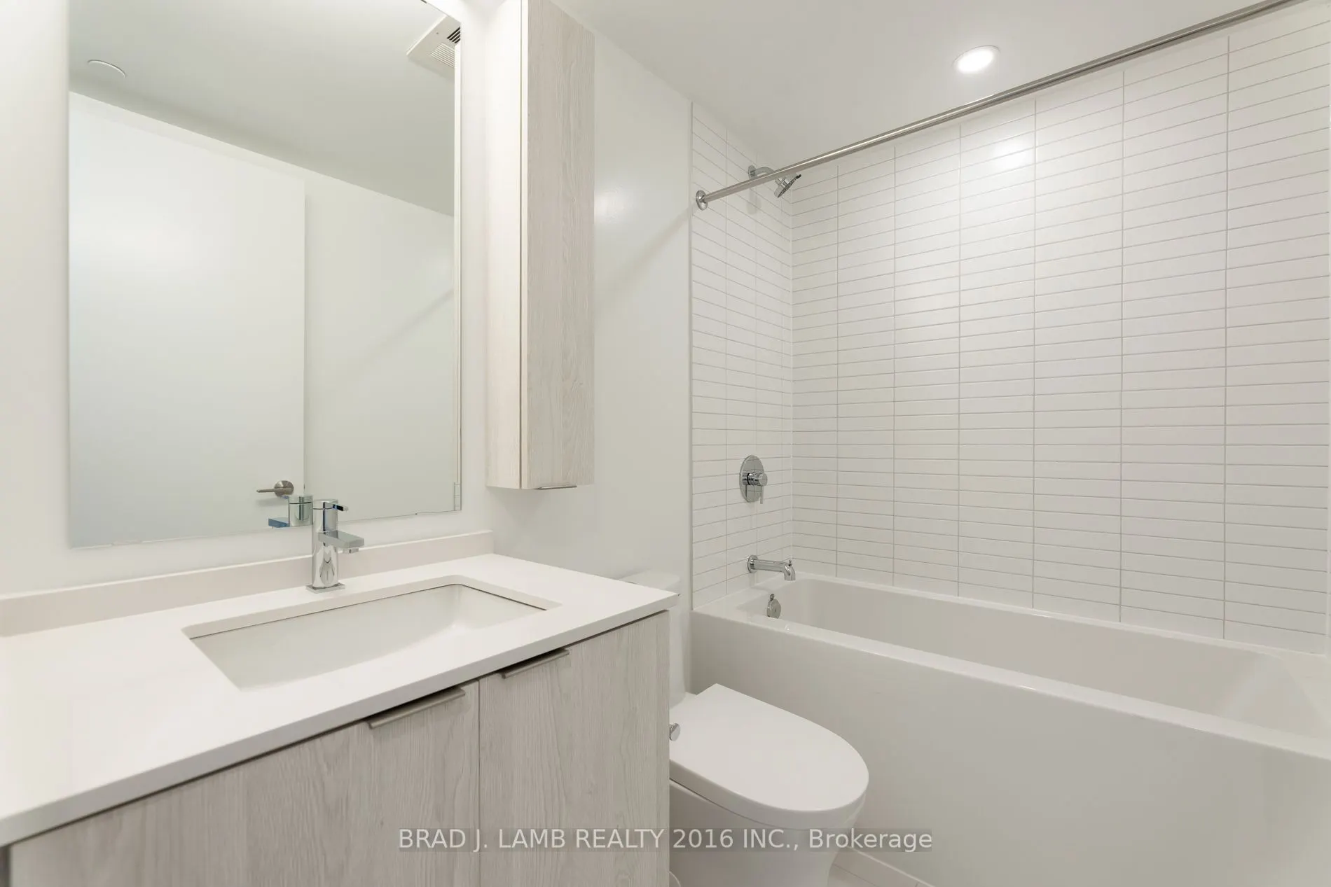 86 Dundas Street E, #1010