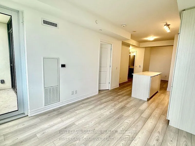 36 Elm Drive W, #2006