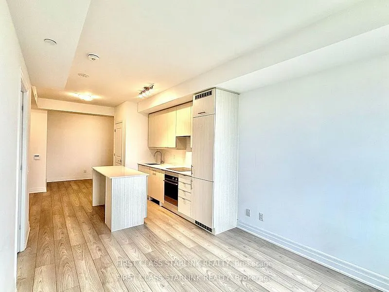 36 Elm Drive W, #2006