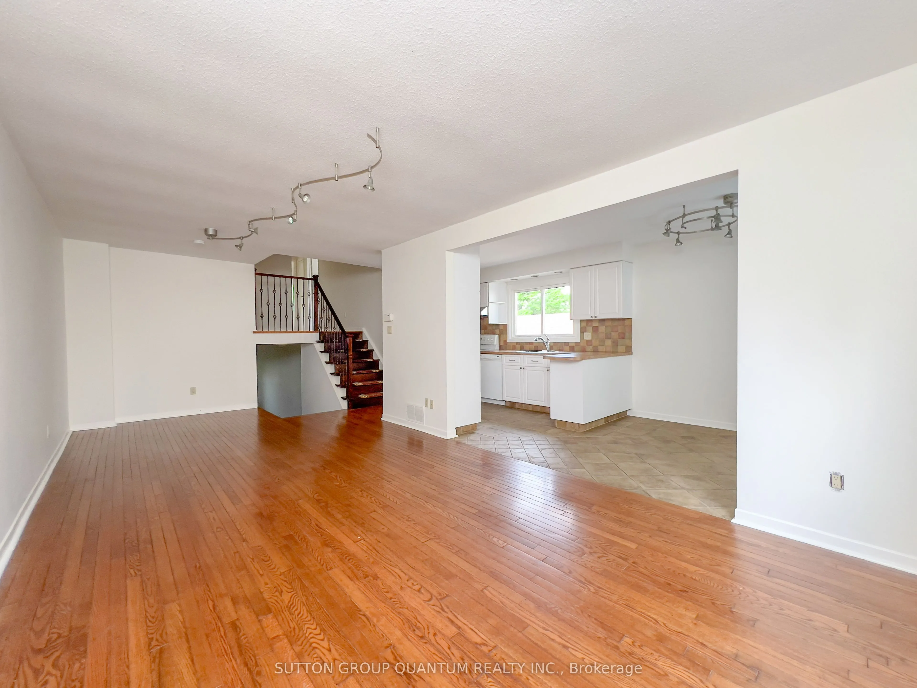 4262 Jefton Crescent