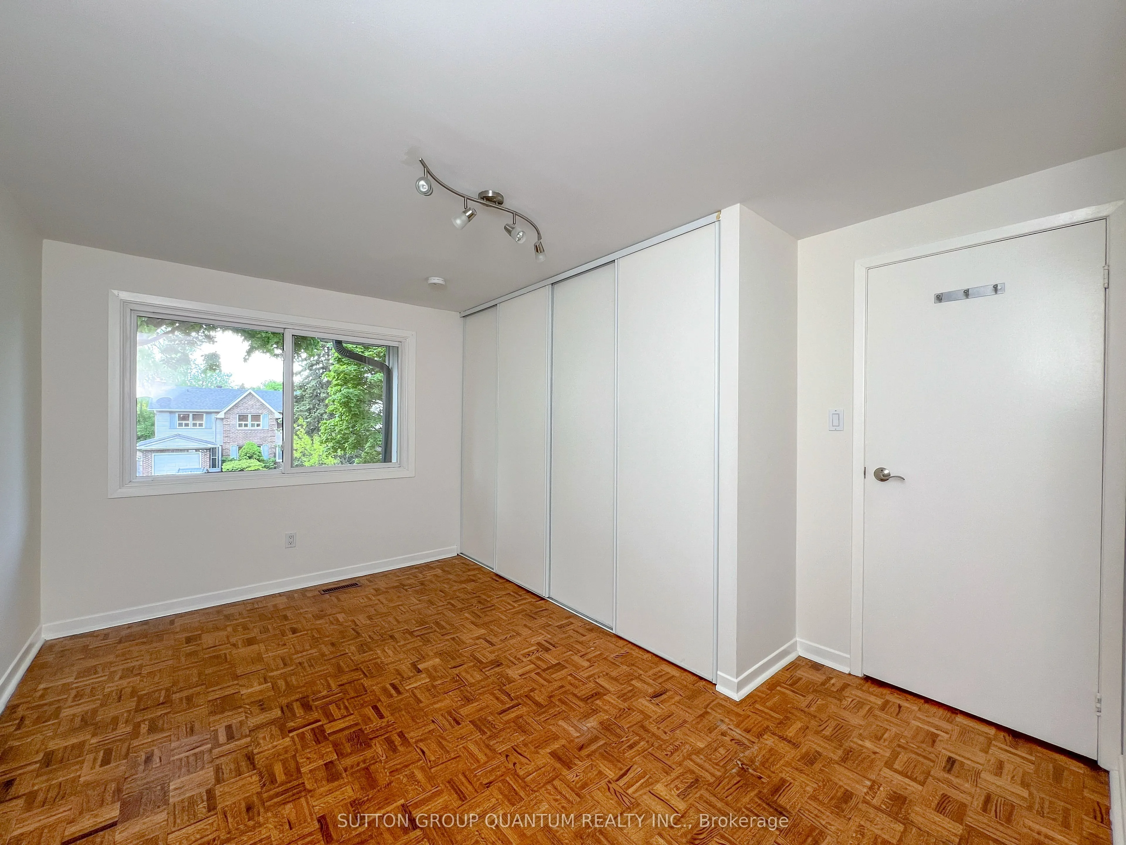 4262 Jefton Crescent