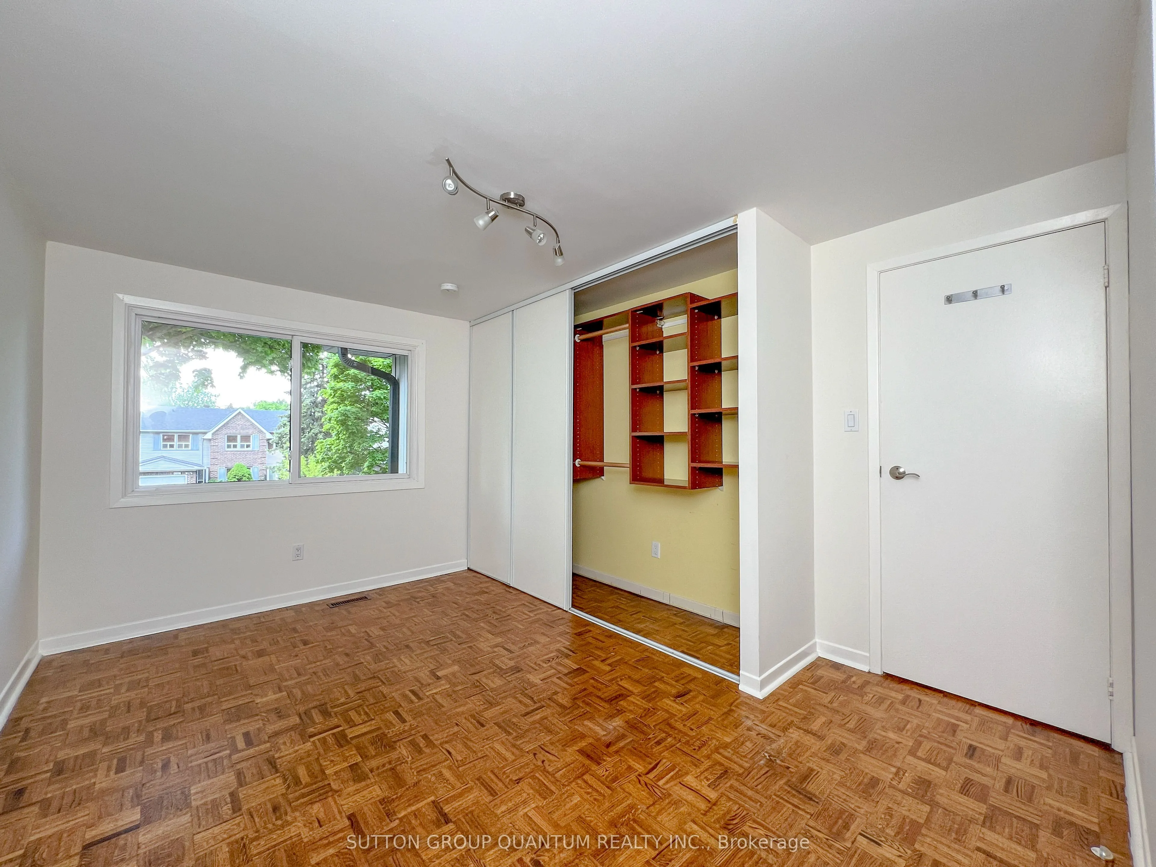 4262 Jefton Crescent