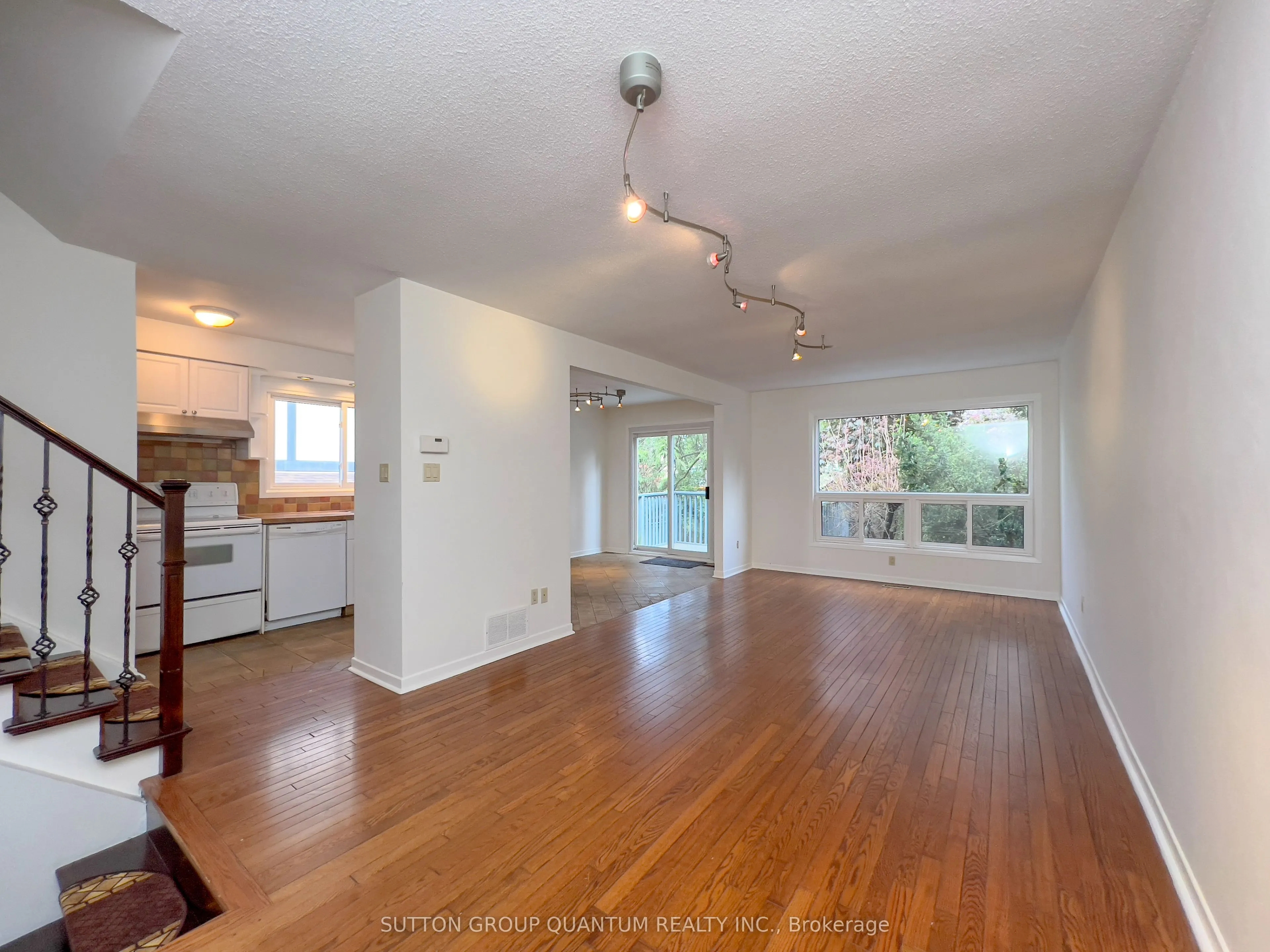 4262 Jefton Crescent