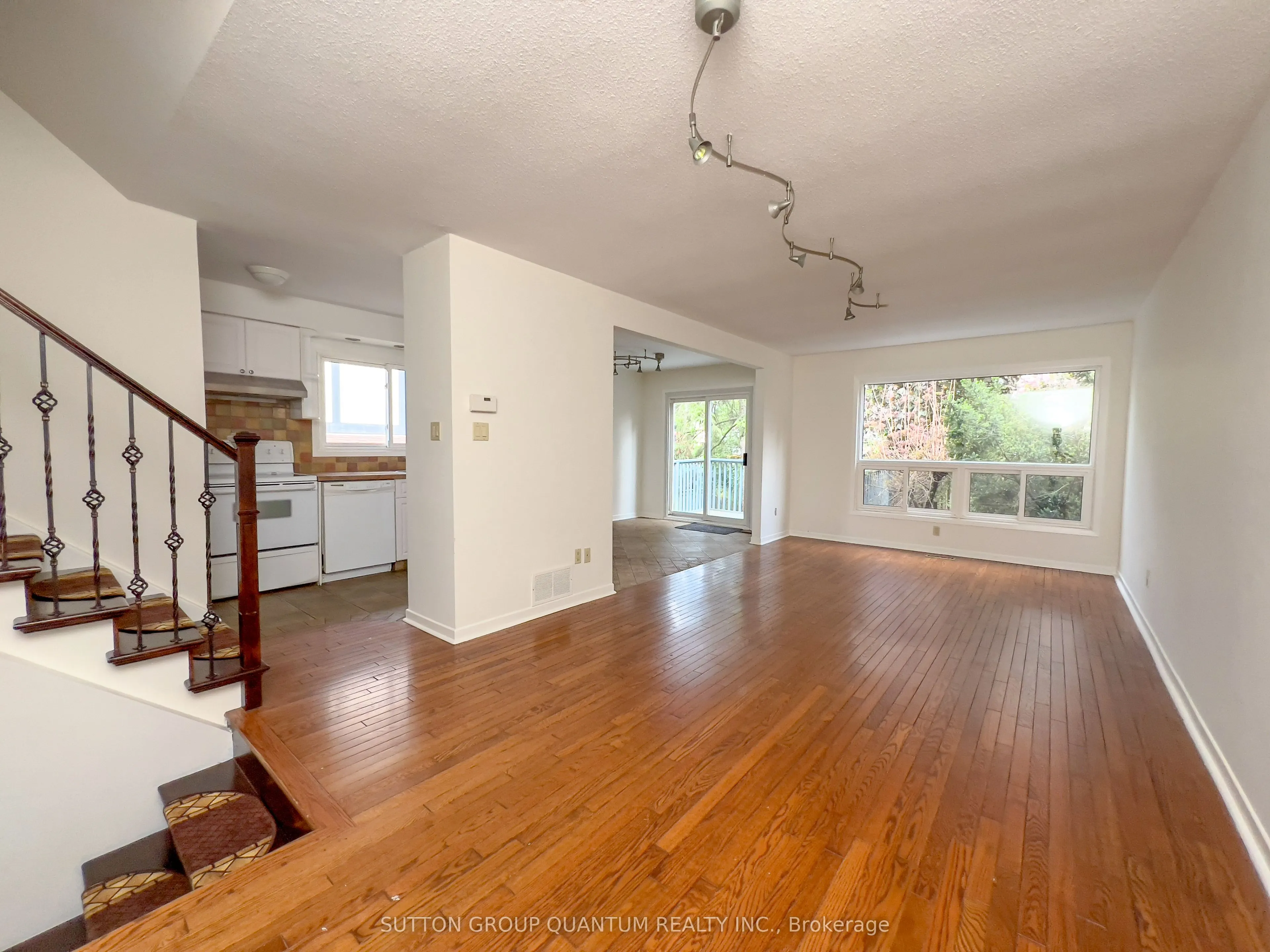 4262 Jefton Crescent