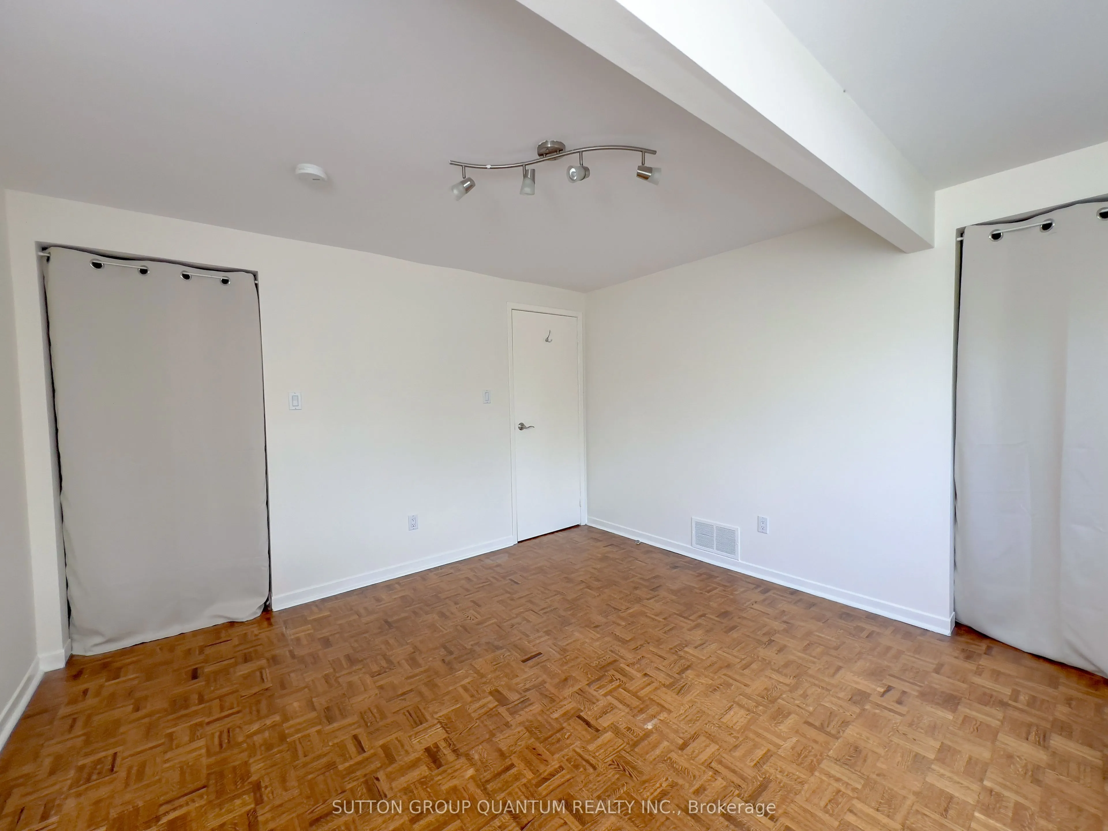 4262 Jefton Crescent