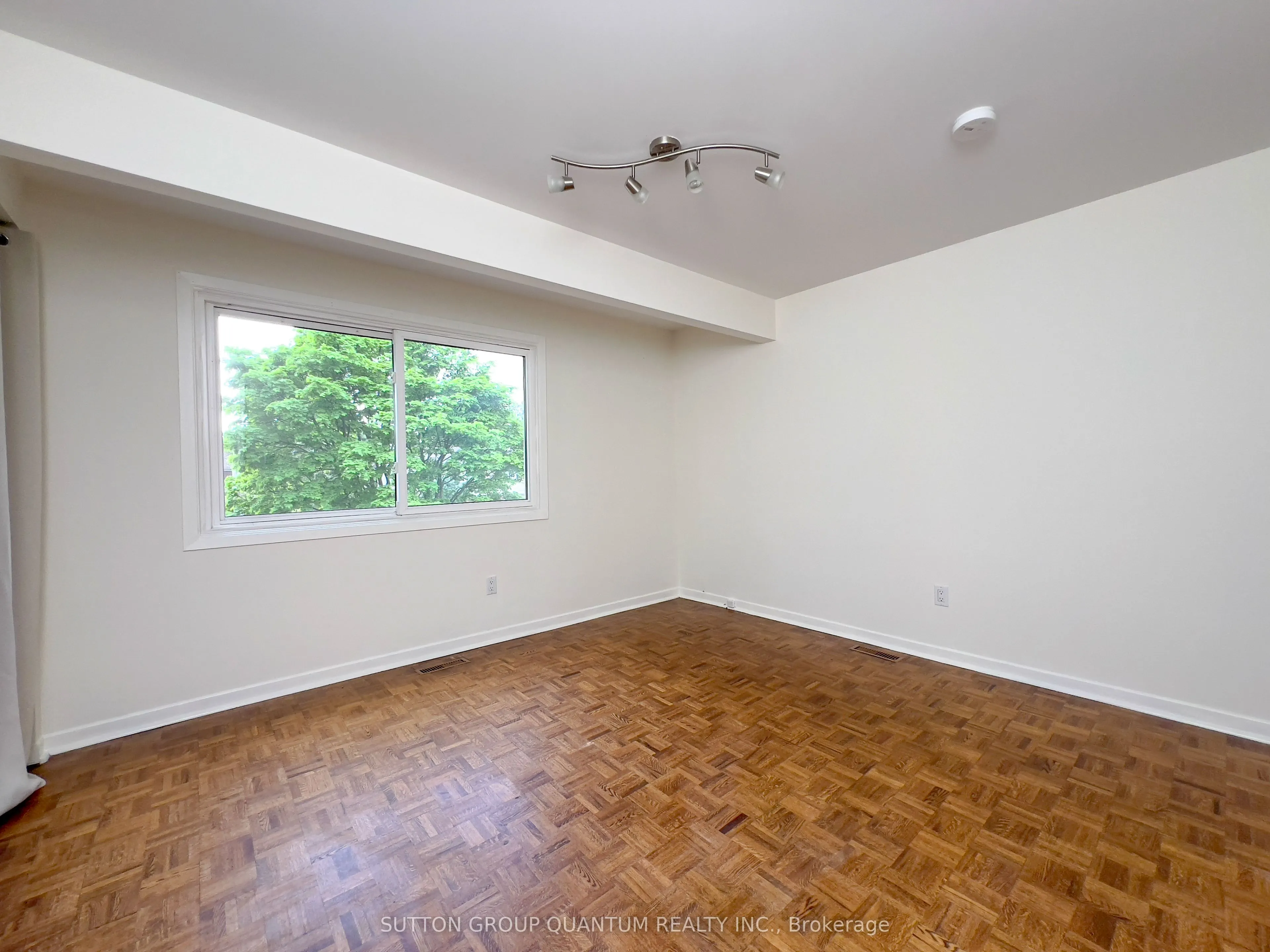 4262 Jefton Crescent