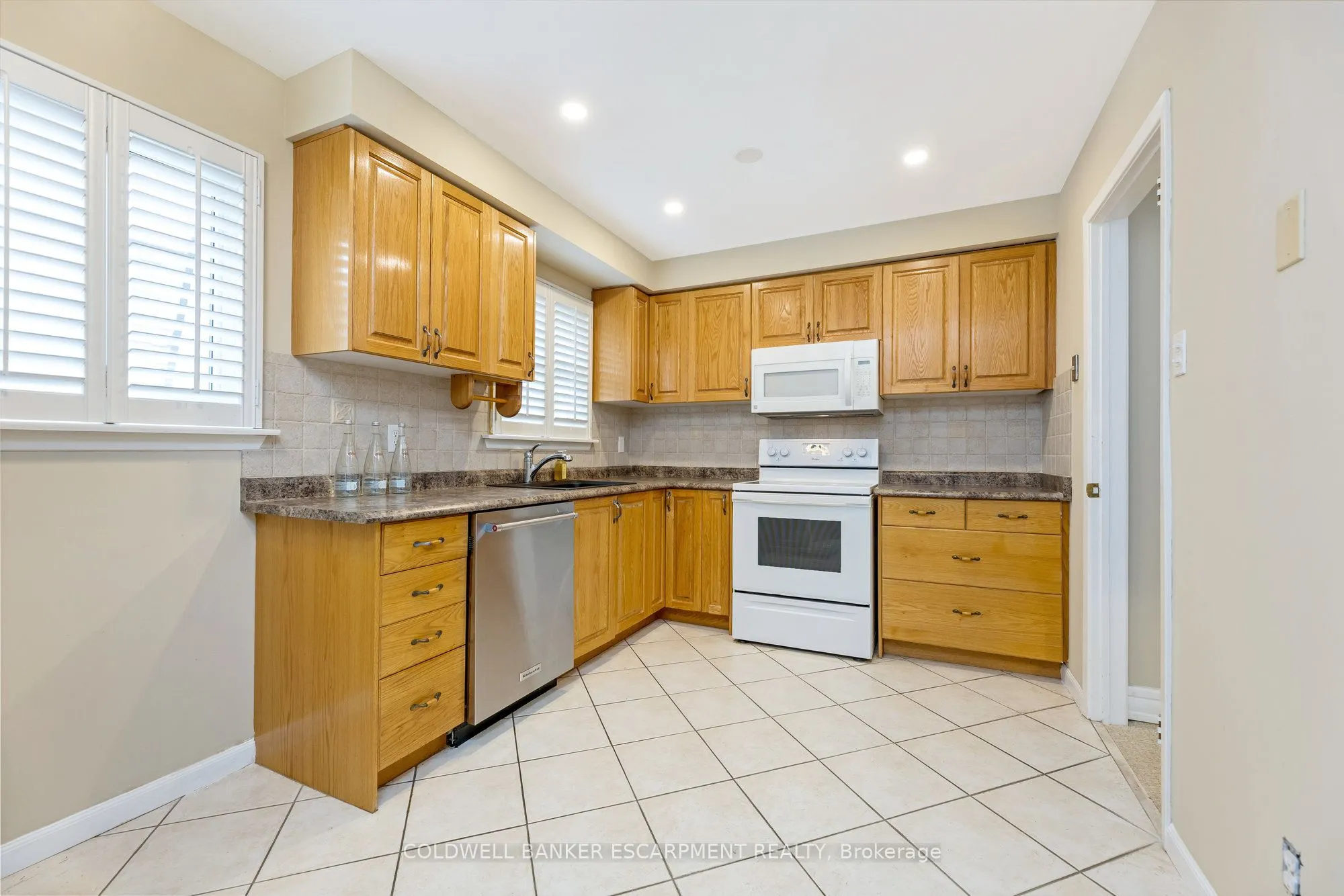 37 Grassmere Crescent