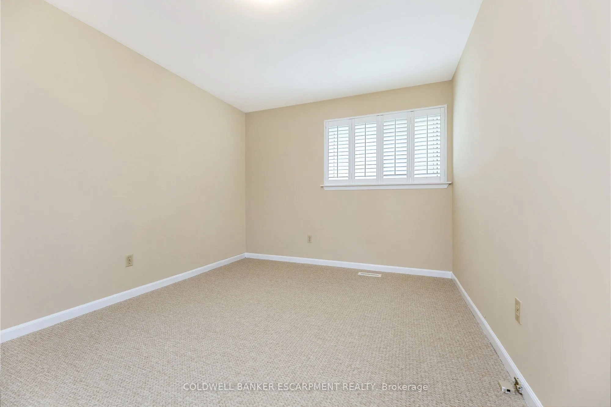 37 Grassmere Crescent