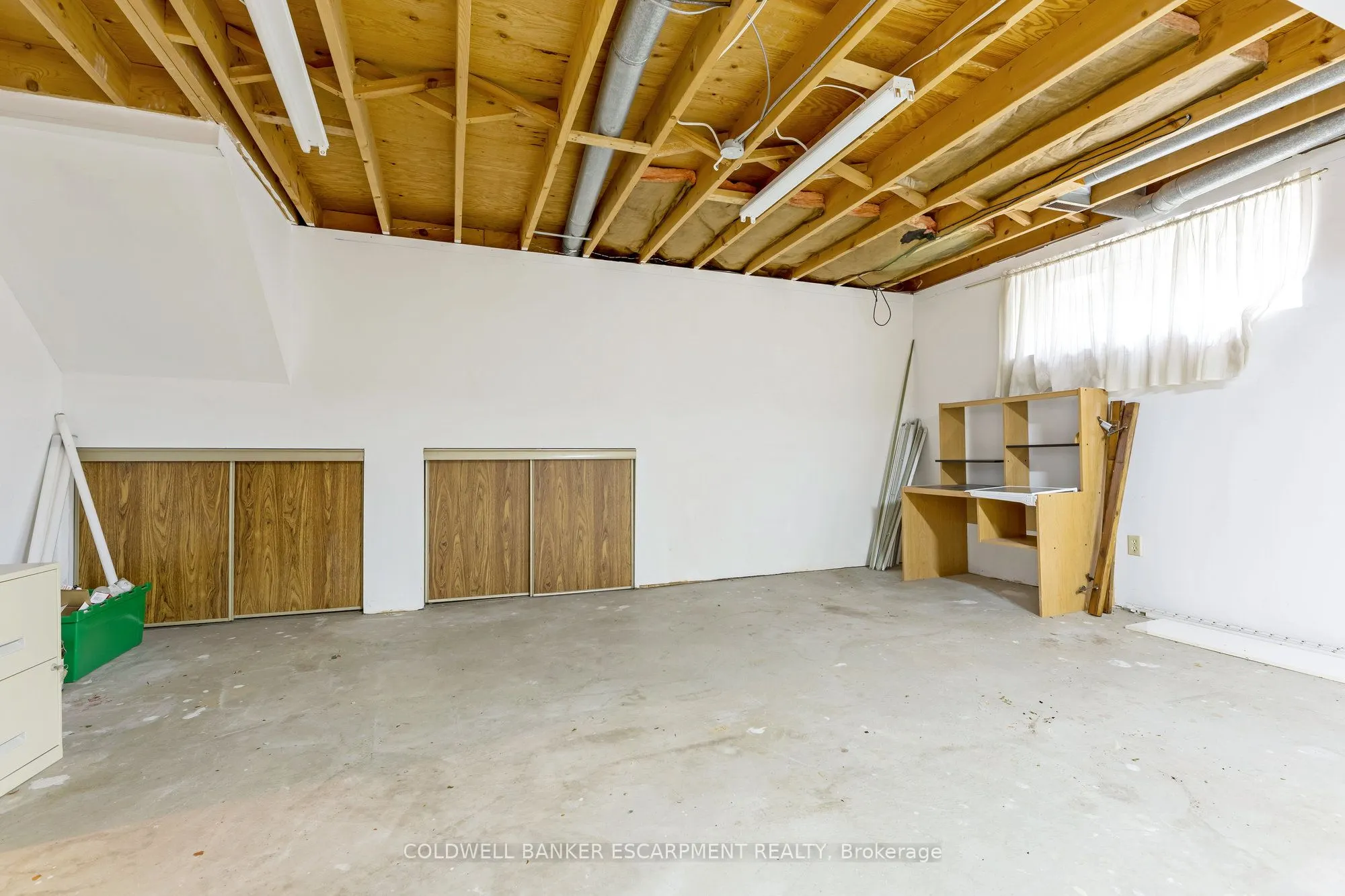 37 Grassmere Crescent