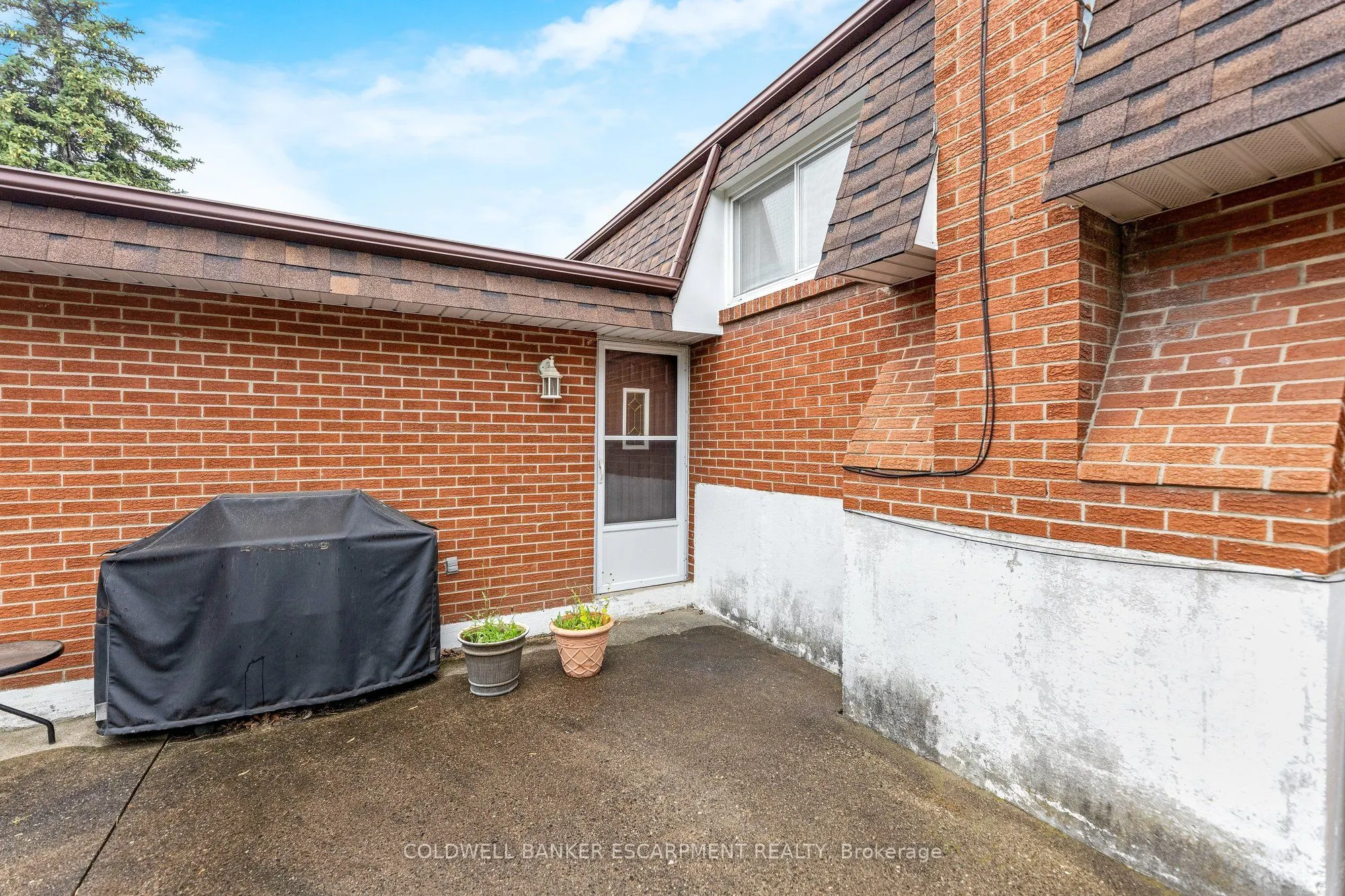 37 Grassmere Crescent
