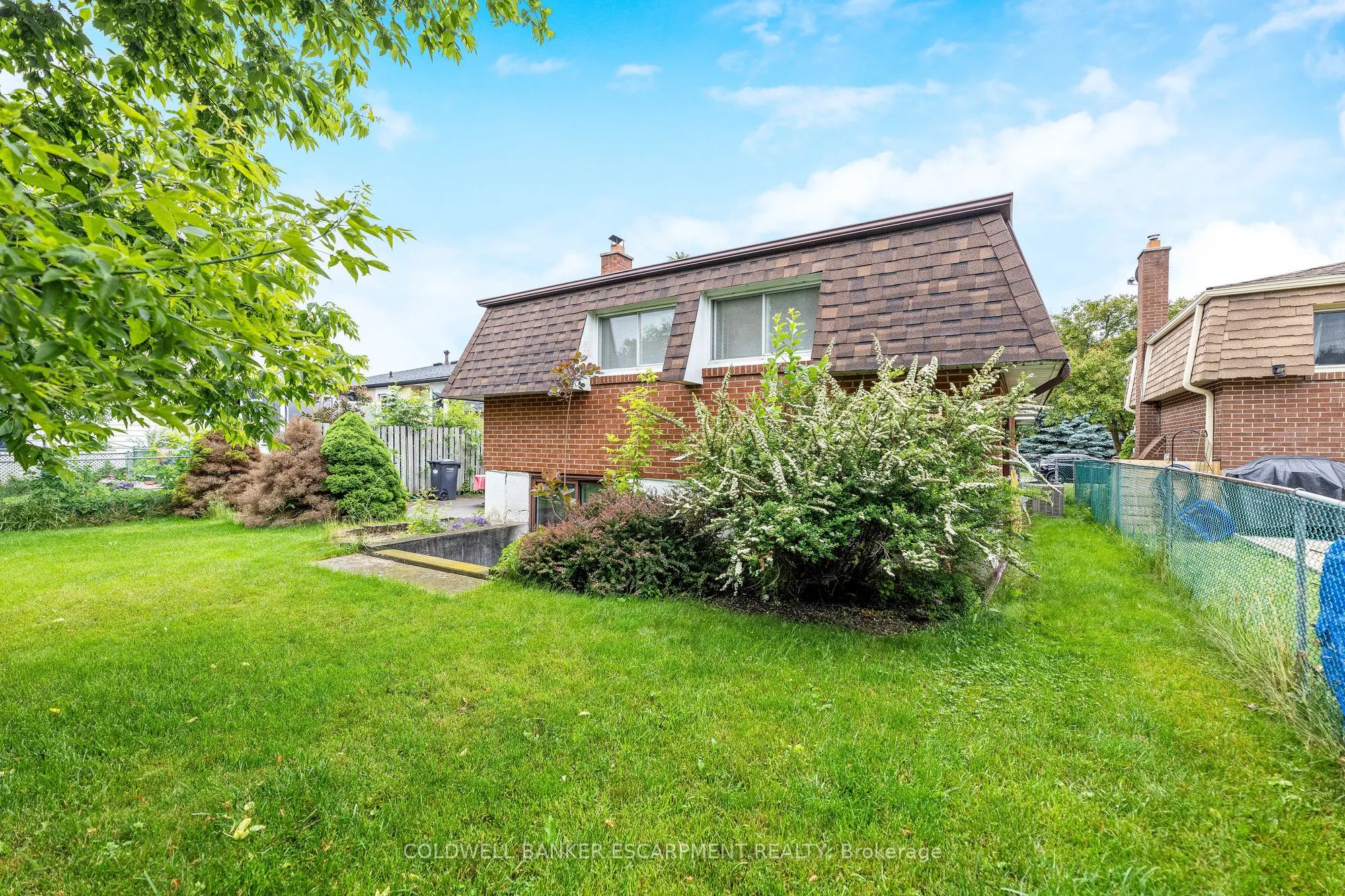 37 Grassmere Crescent