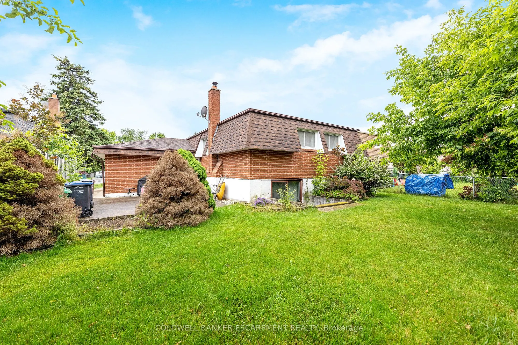 37 Grassmere Crescent