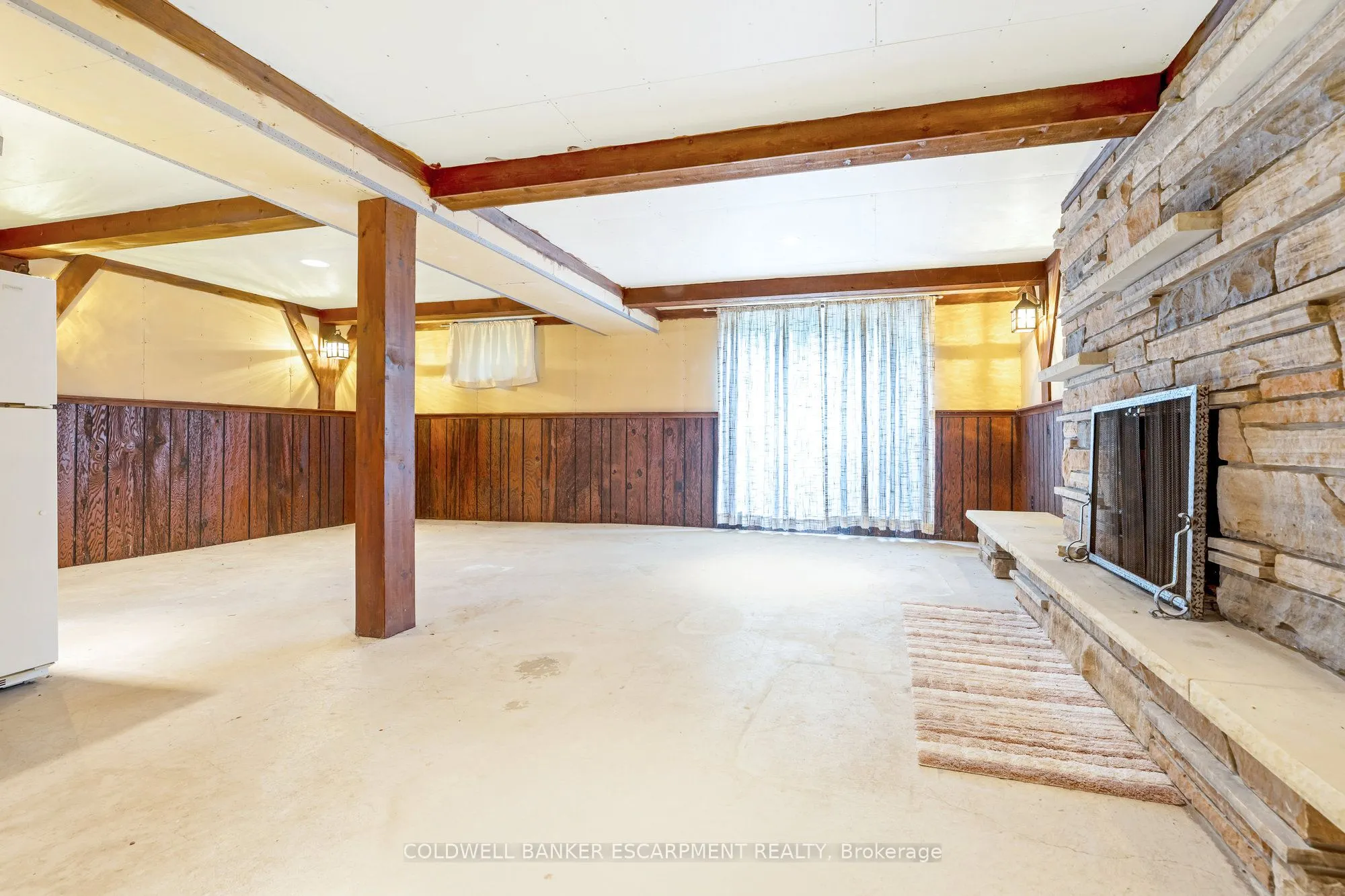 37 Grassmere Crescent