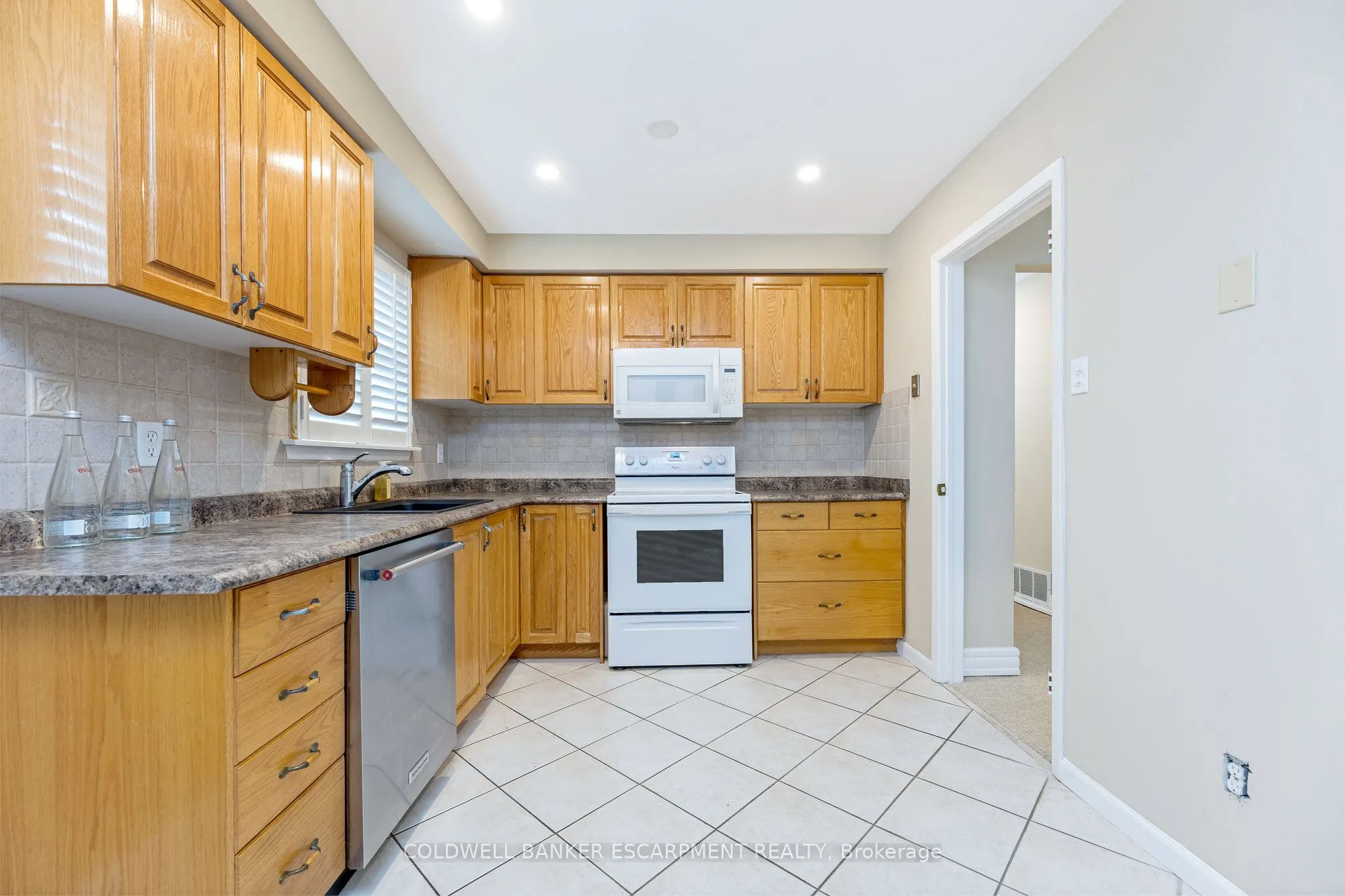 37 Grassmere Crescent